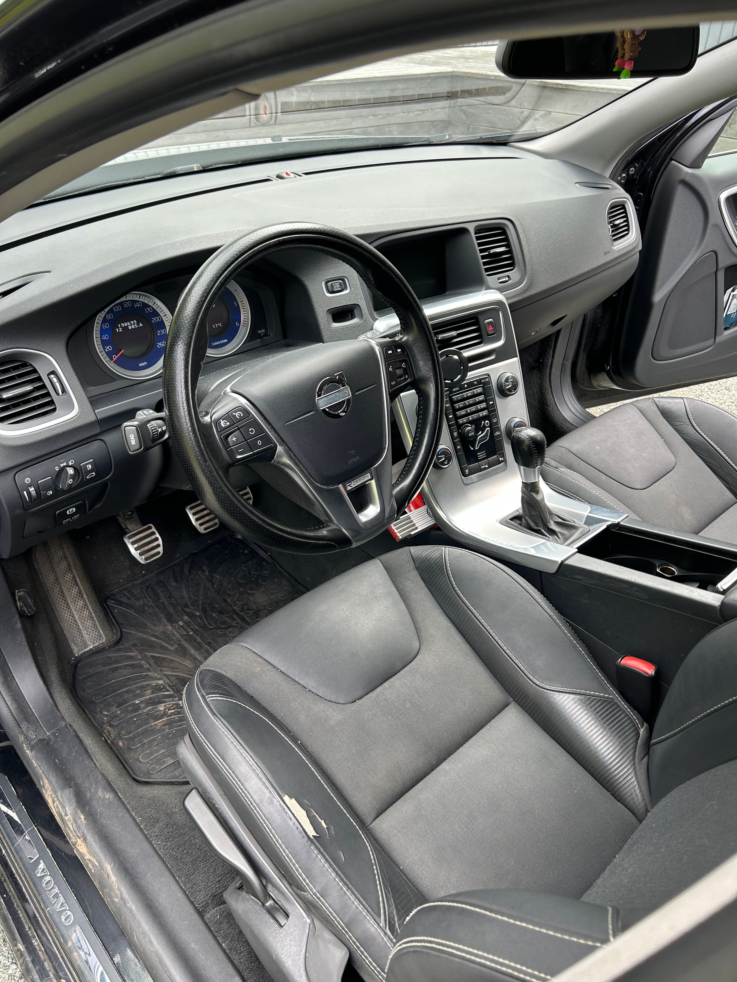 Volvo V60 with Cruise control