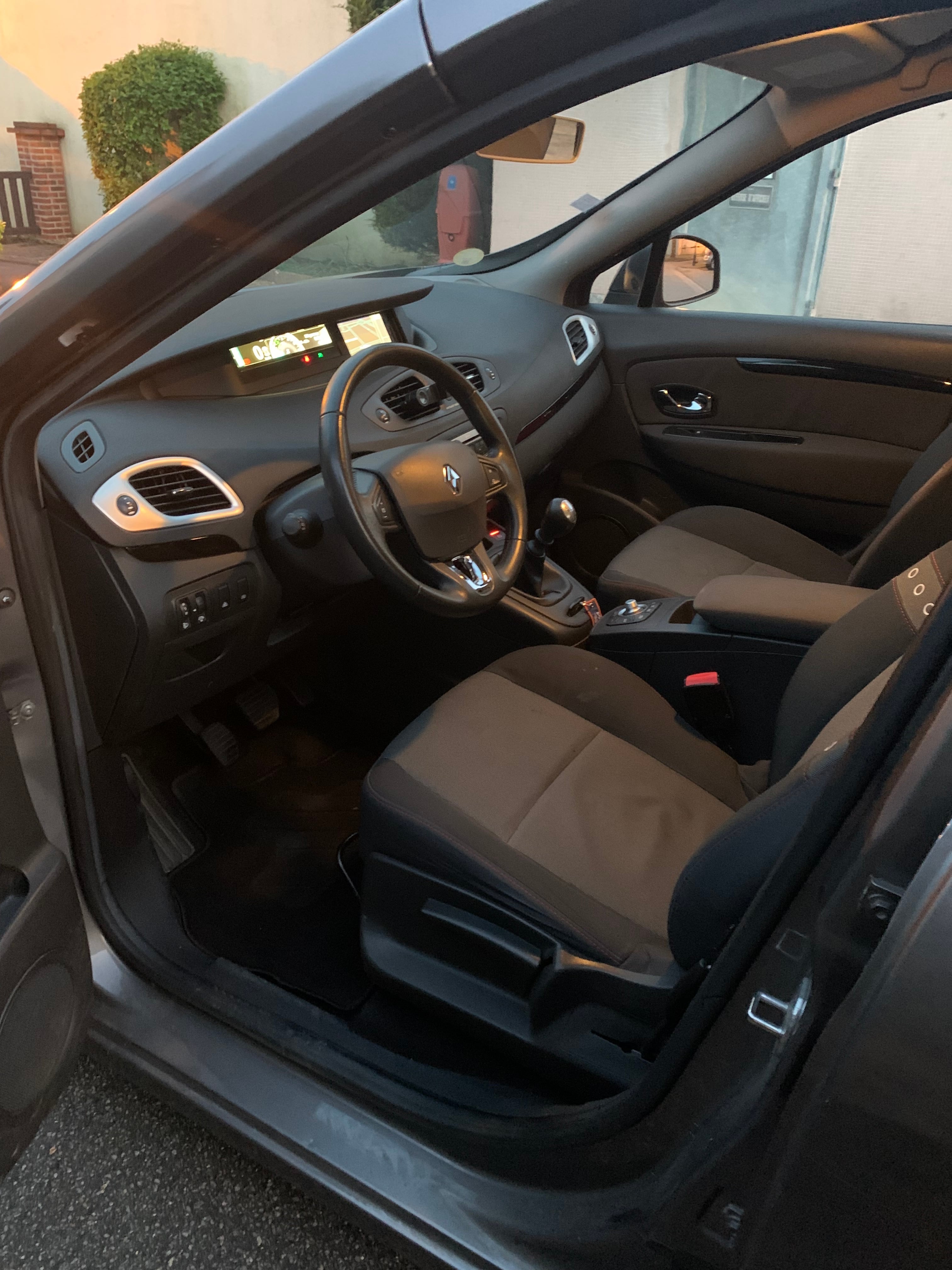 Renault Grand Scenic avec Régulateur de vitesse