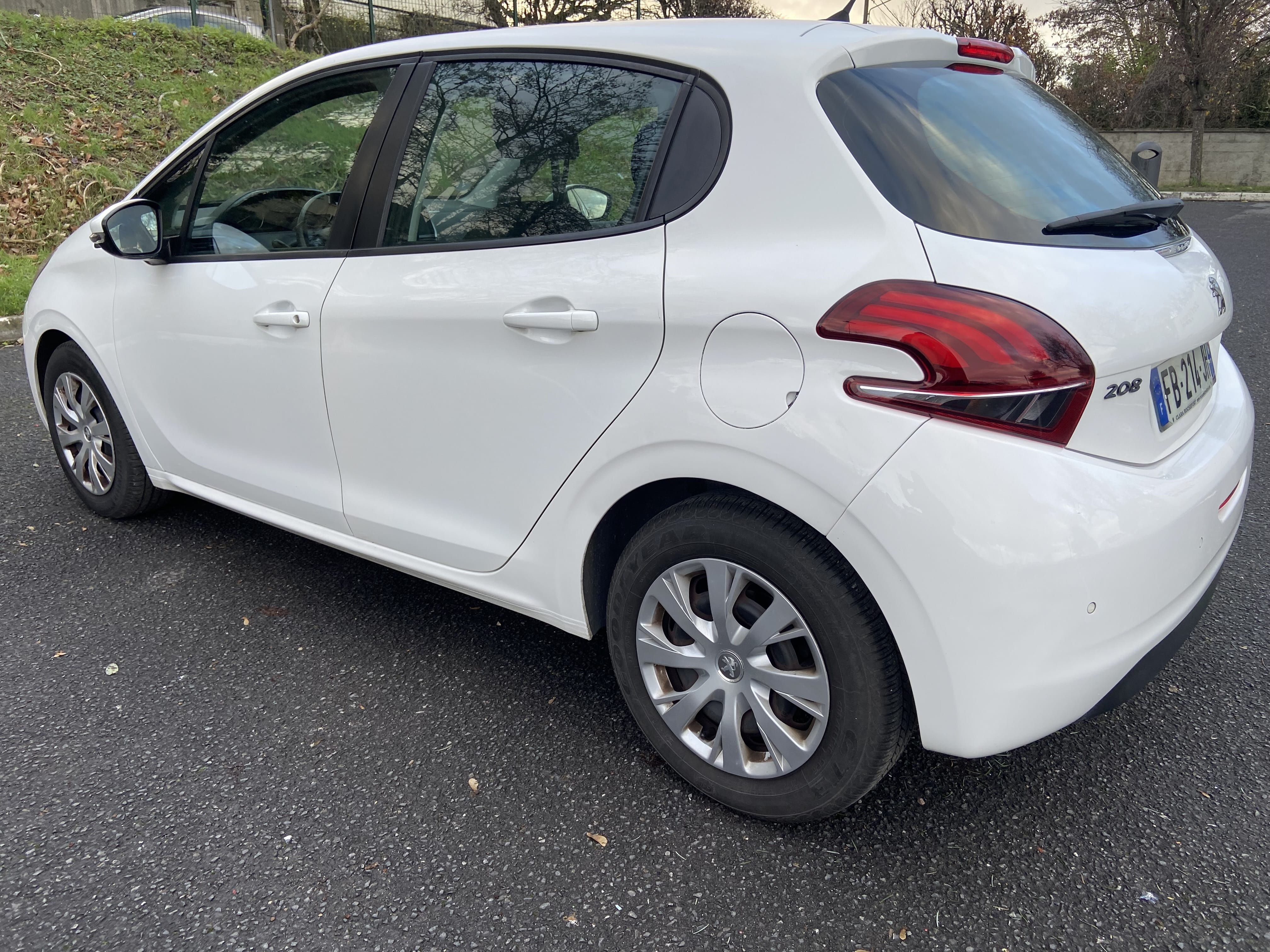 Peugeot 208 avec GPS