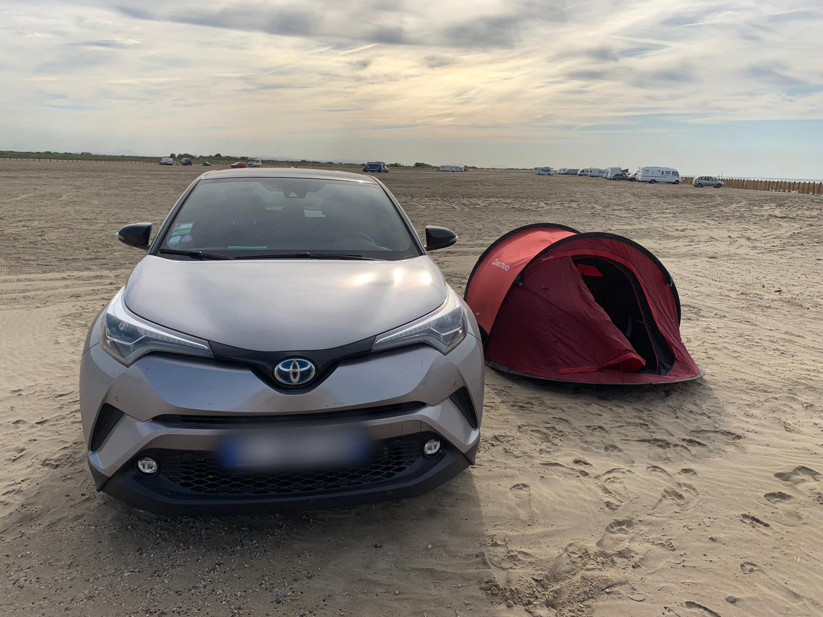 Toyota C-HR Hybrid, 2017, Essence 95 / Électrique (hybride), automatique