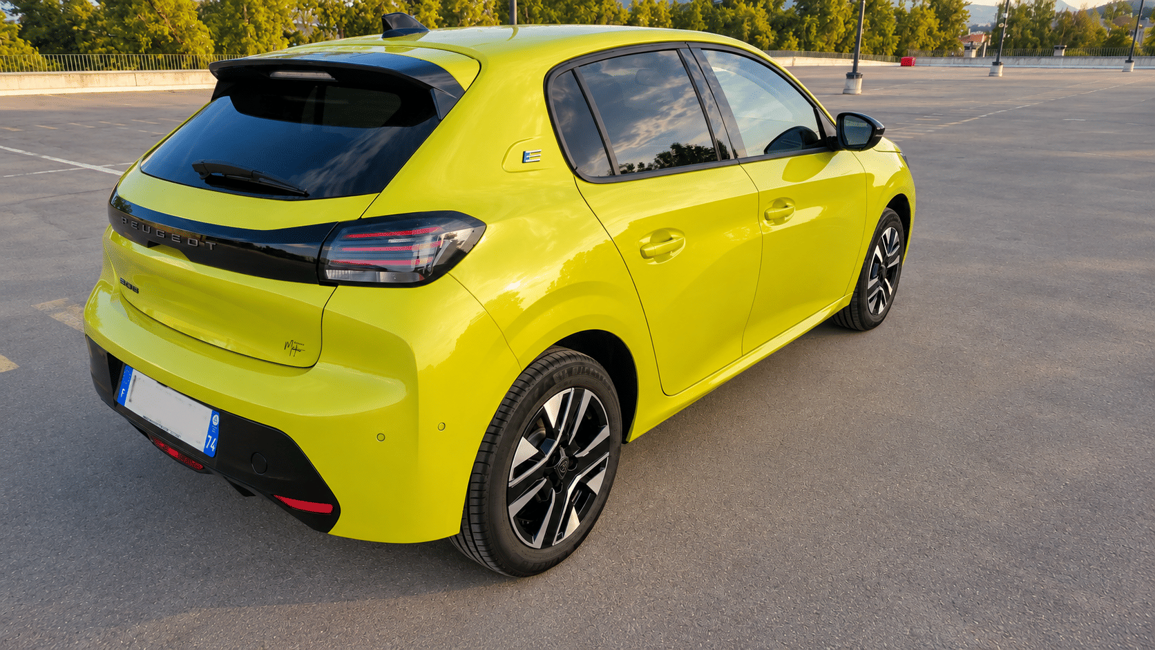 Peugeot e-208 Allure Autonomie : ~350km avec Caméra de recul