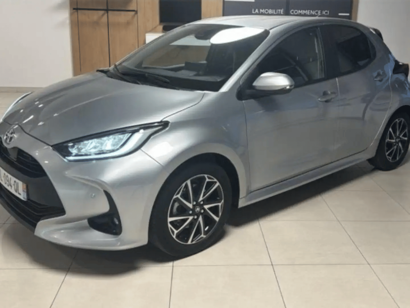Toyota Yaris Hybride, 2023, Essence 95 / Électrique (hybride), automatique