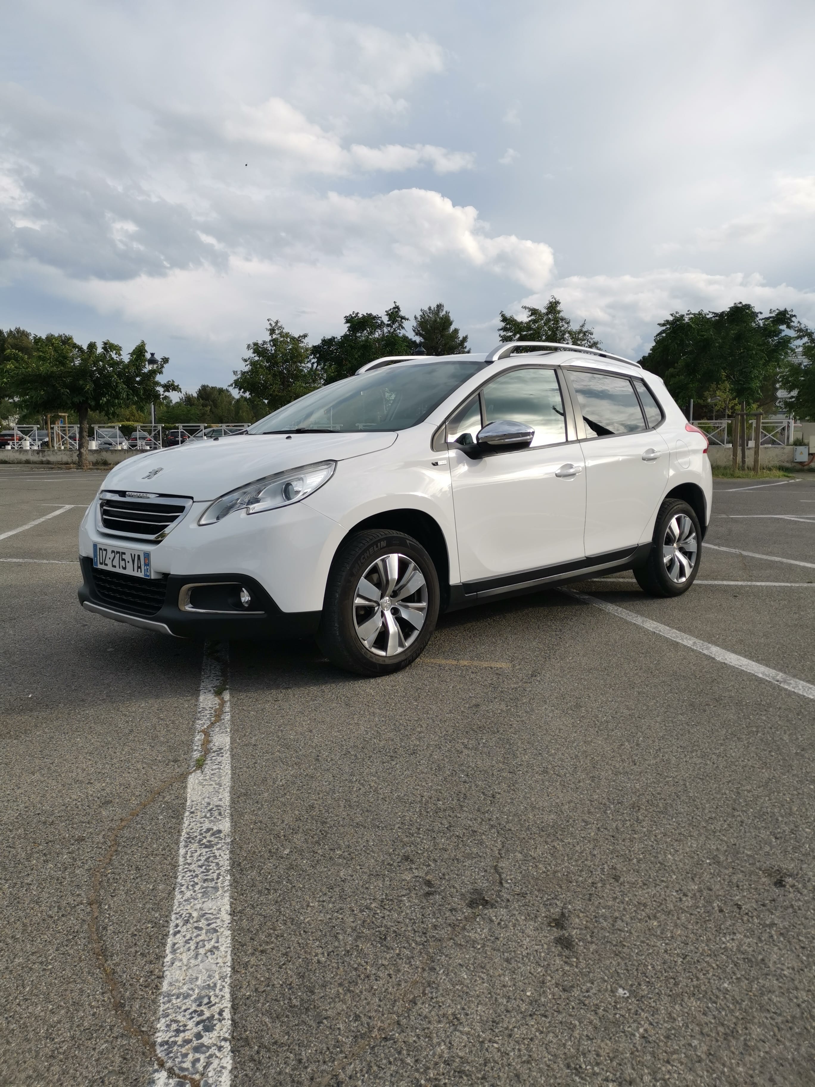 Peugeot 2008 Style 1.2l 82cv, 2016, Essence 95