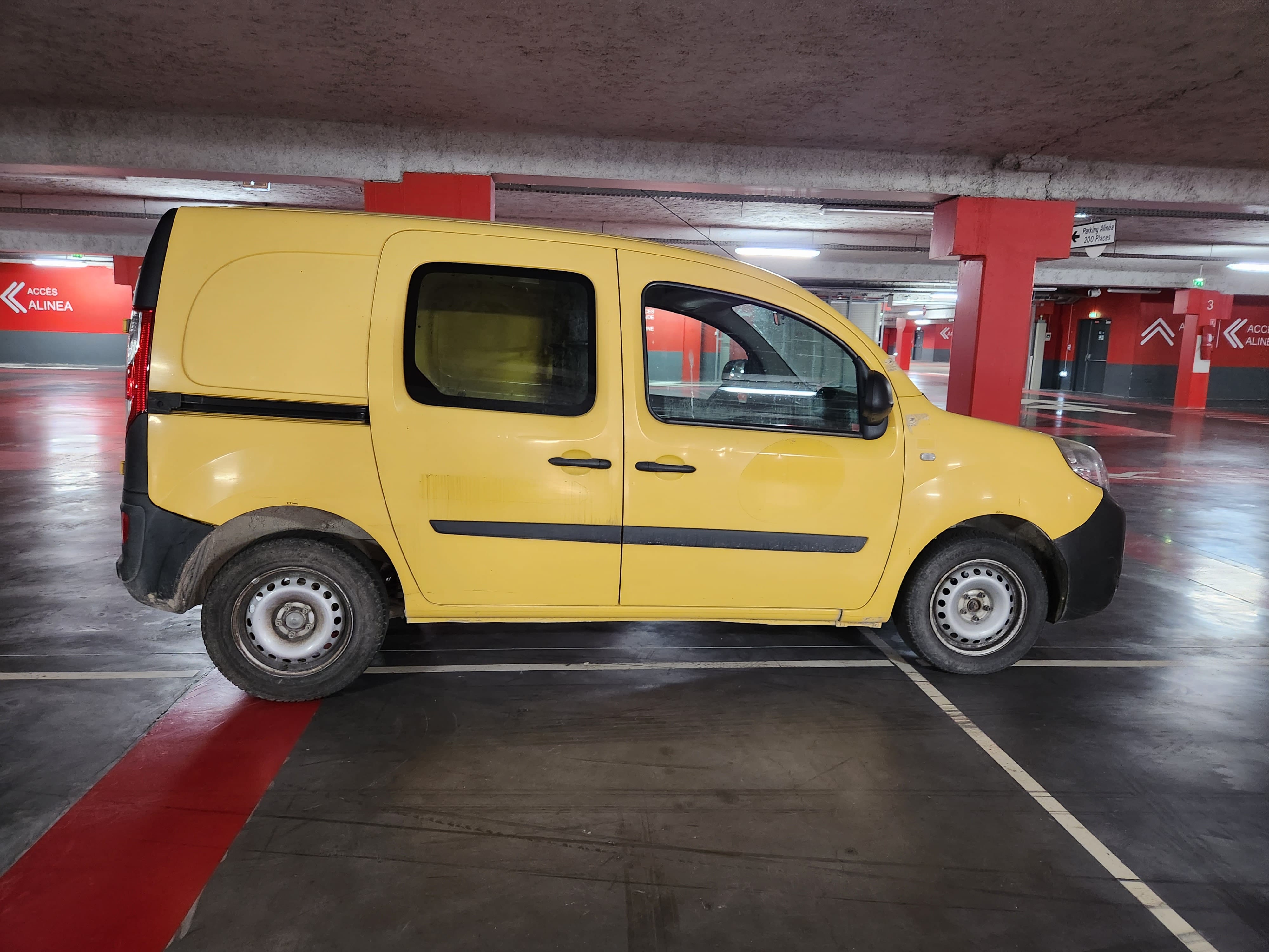 Renault Kangoo Express 1.5 dci avec Audio Bluetooth