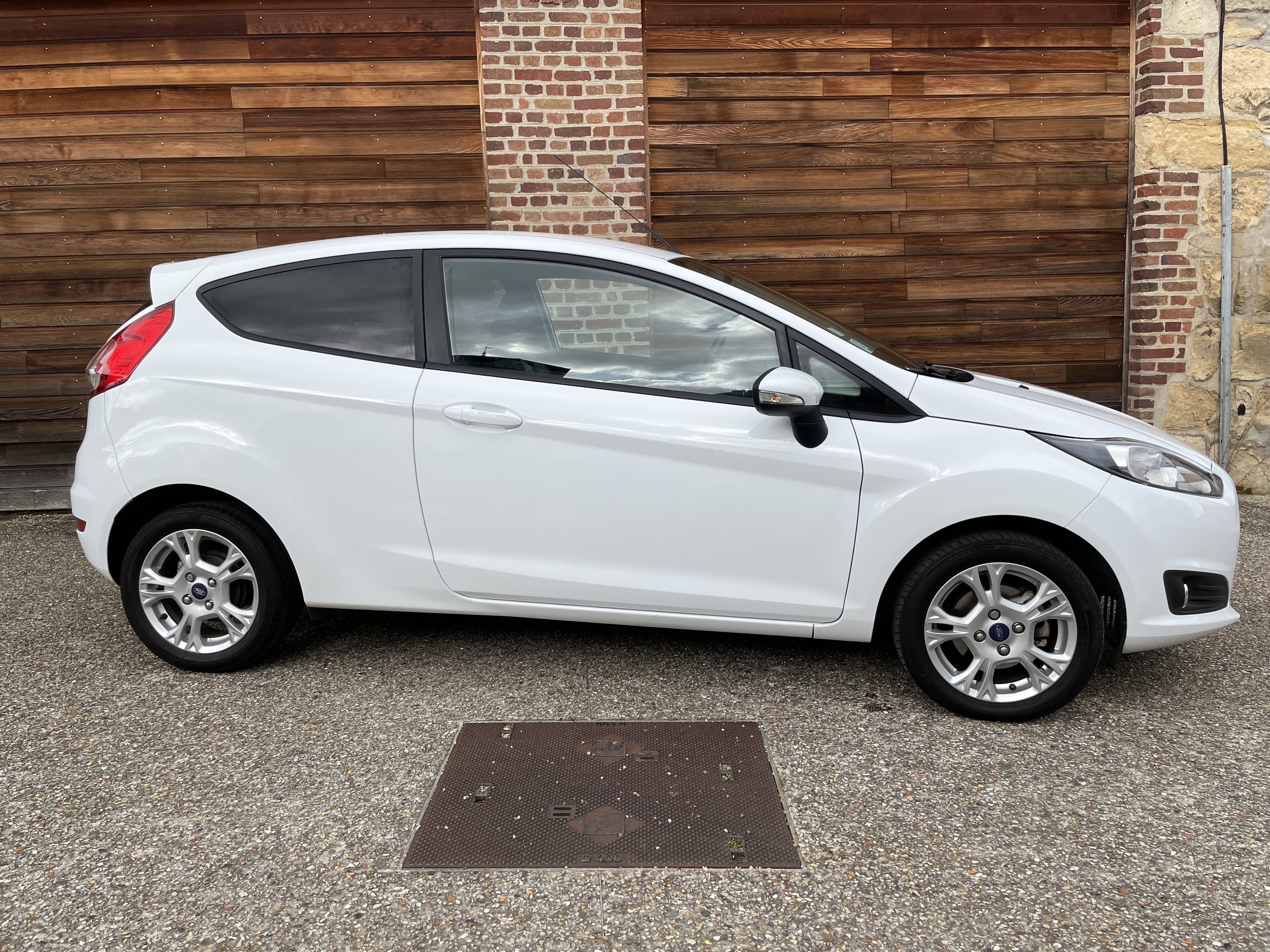 Ford Fiesta avec Climatisation