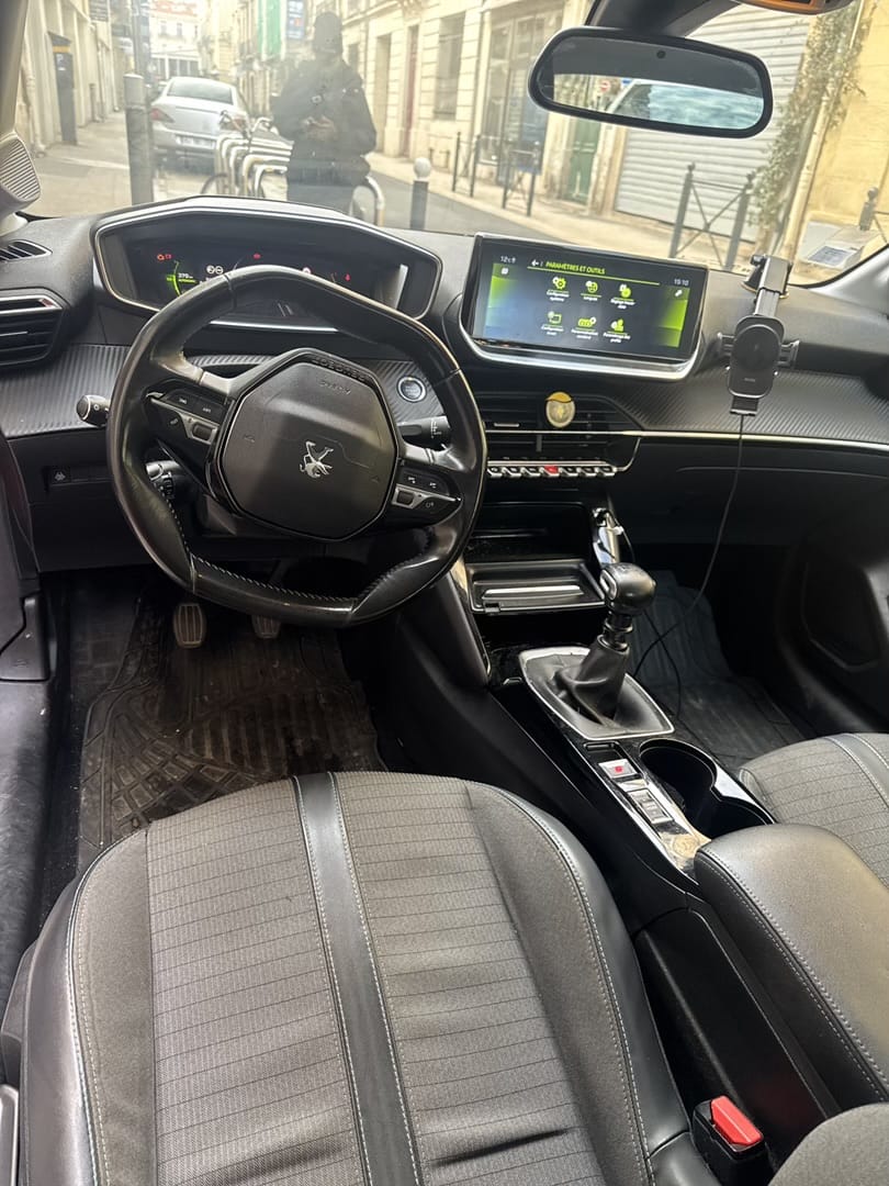 Peugeot 208 avec Régulateur de vitesse