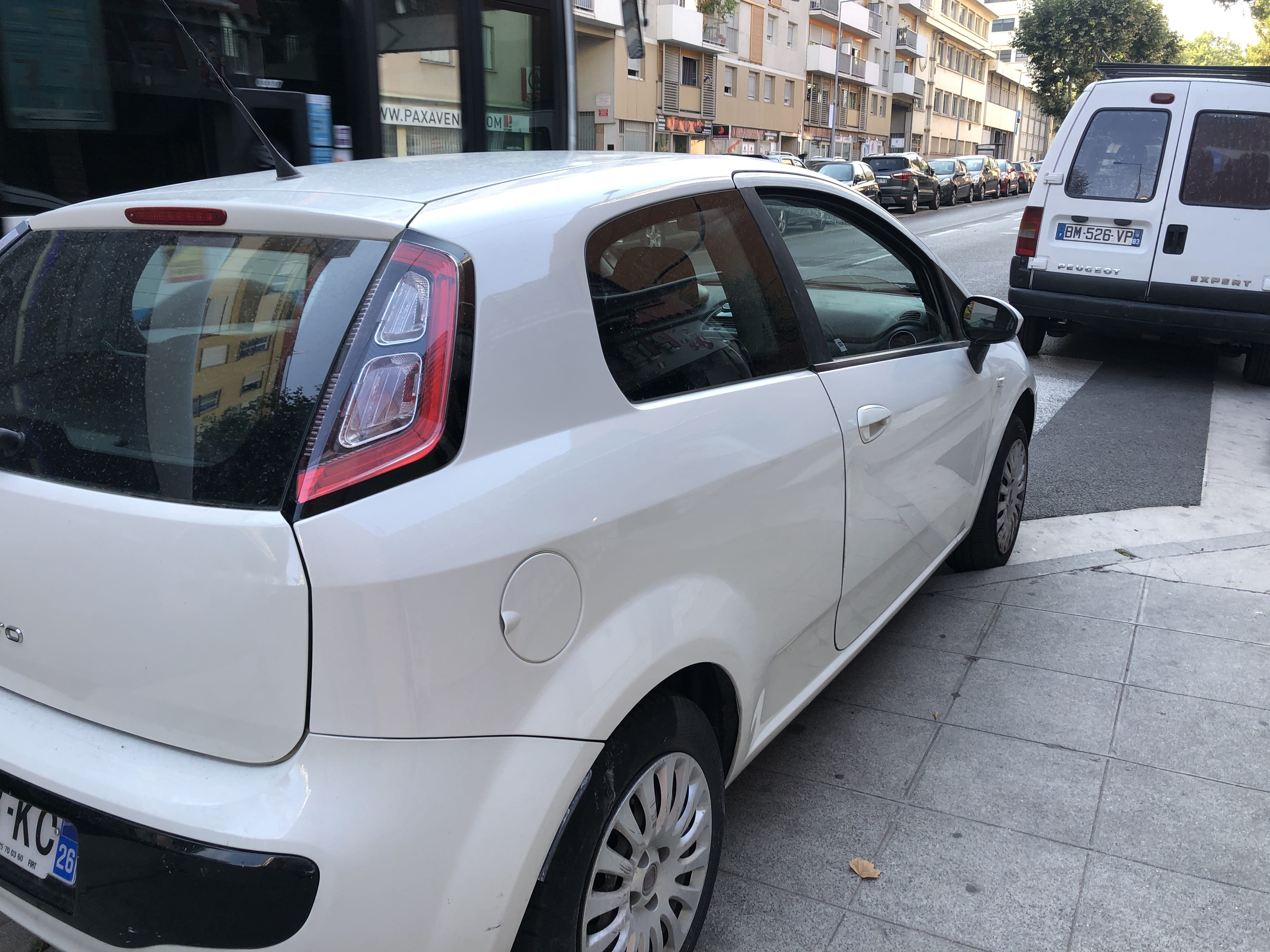 Fiat Punto Evo 1.2i avec GPS