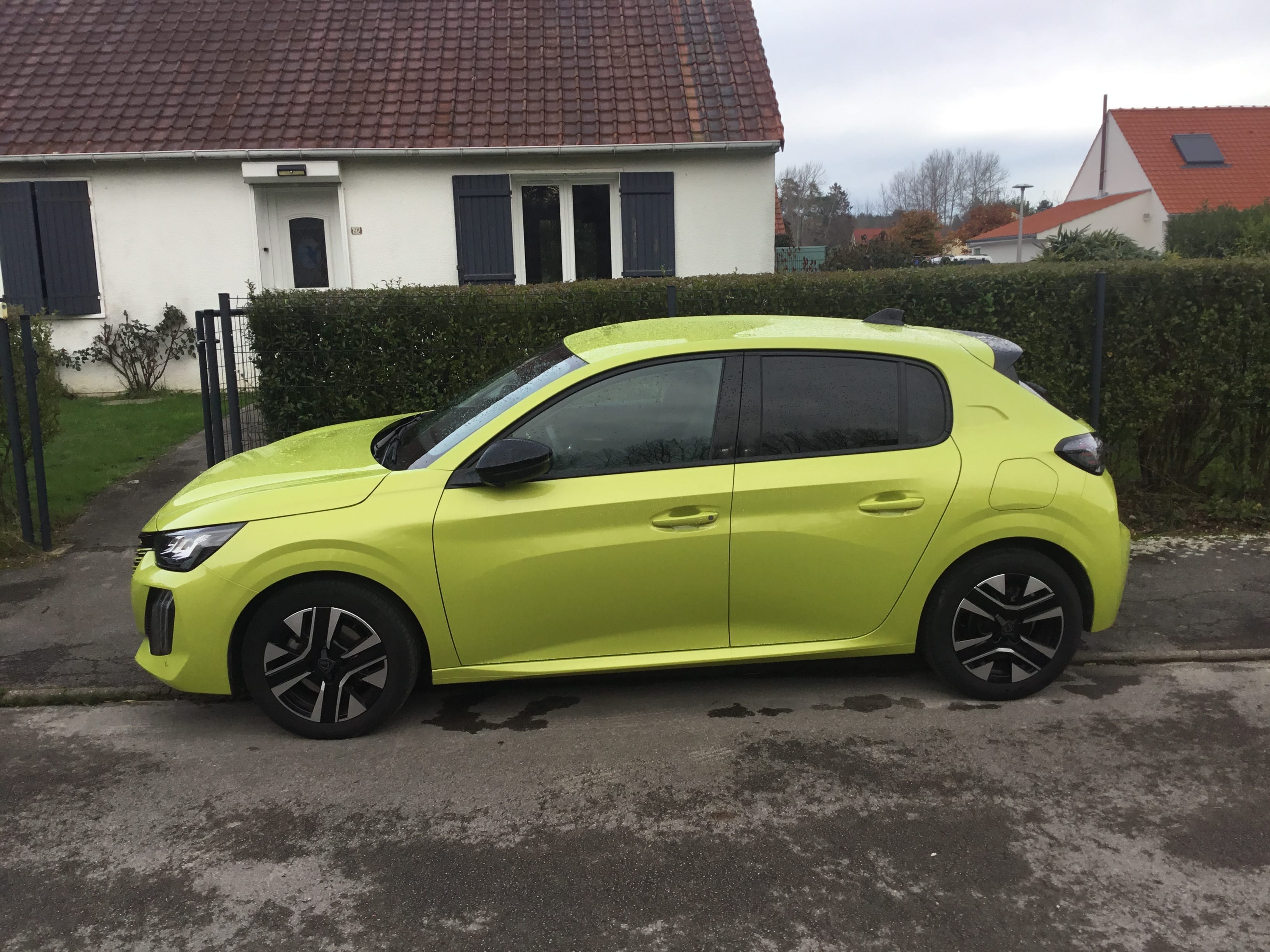 Peugeot 208, 2024, Essence 95