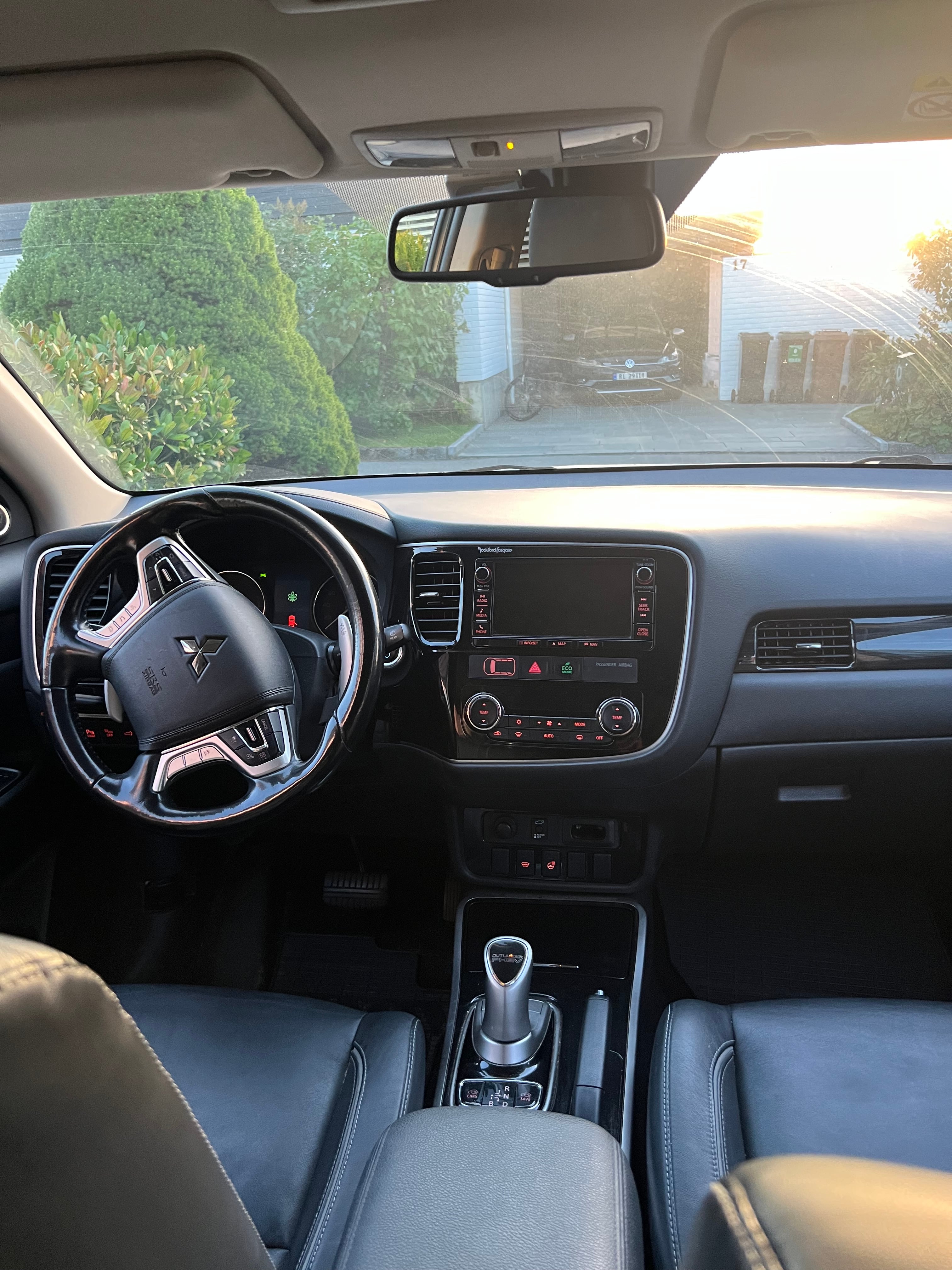 Mitsubishi Outlander PHEV MOTION, 2015, Blyfri 95, automatic