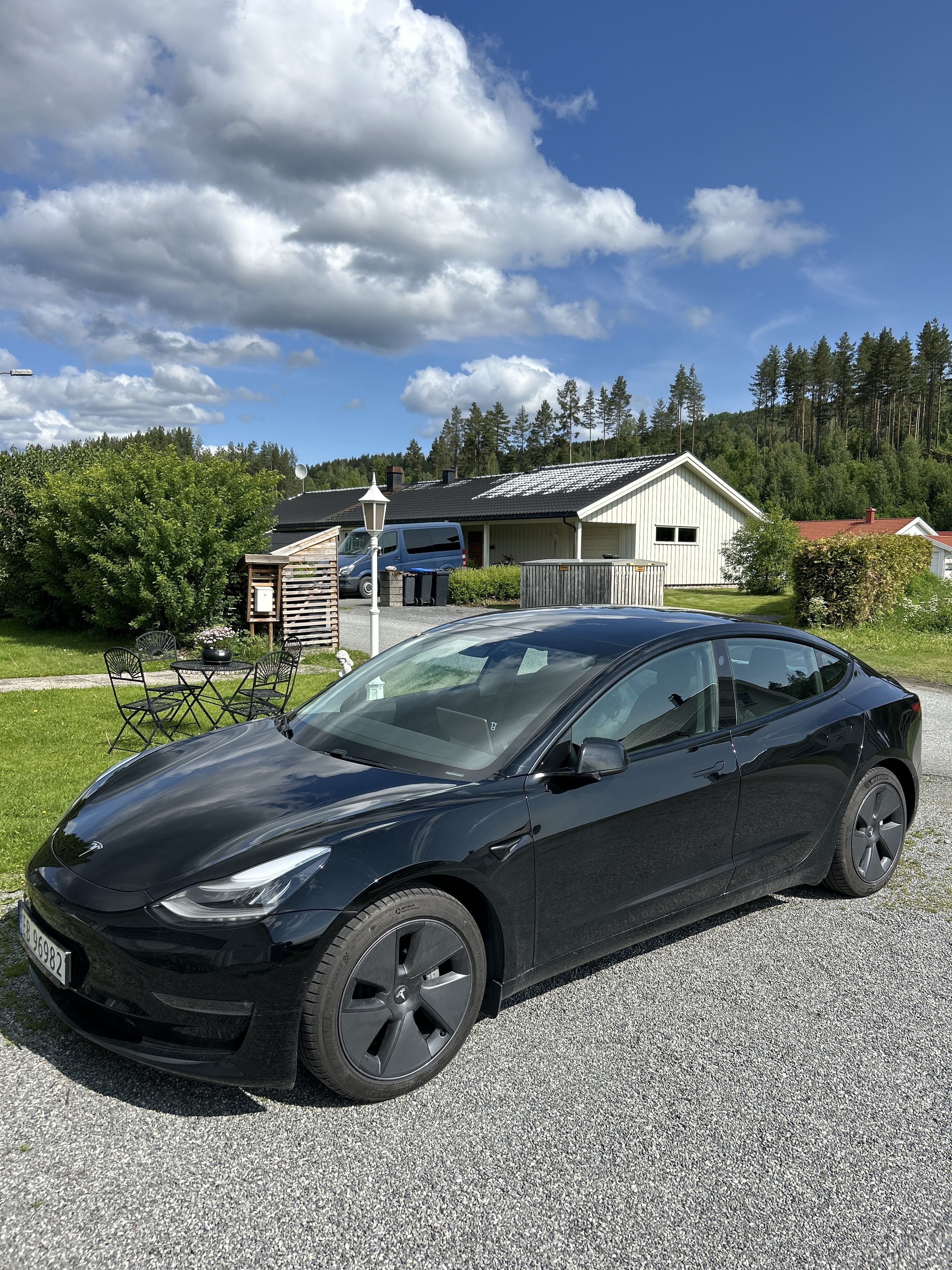 Tesla Model 3 Long Range med Bluetooth audio