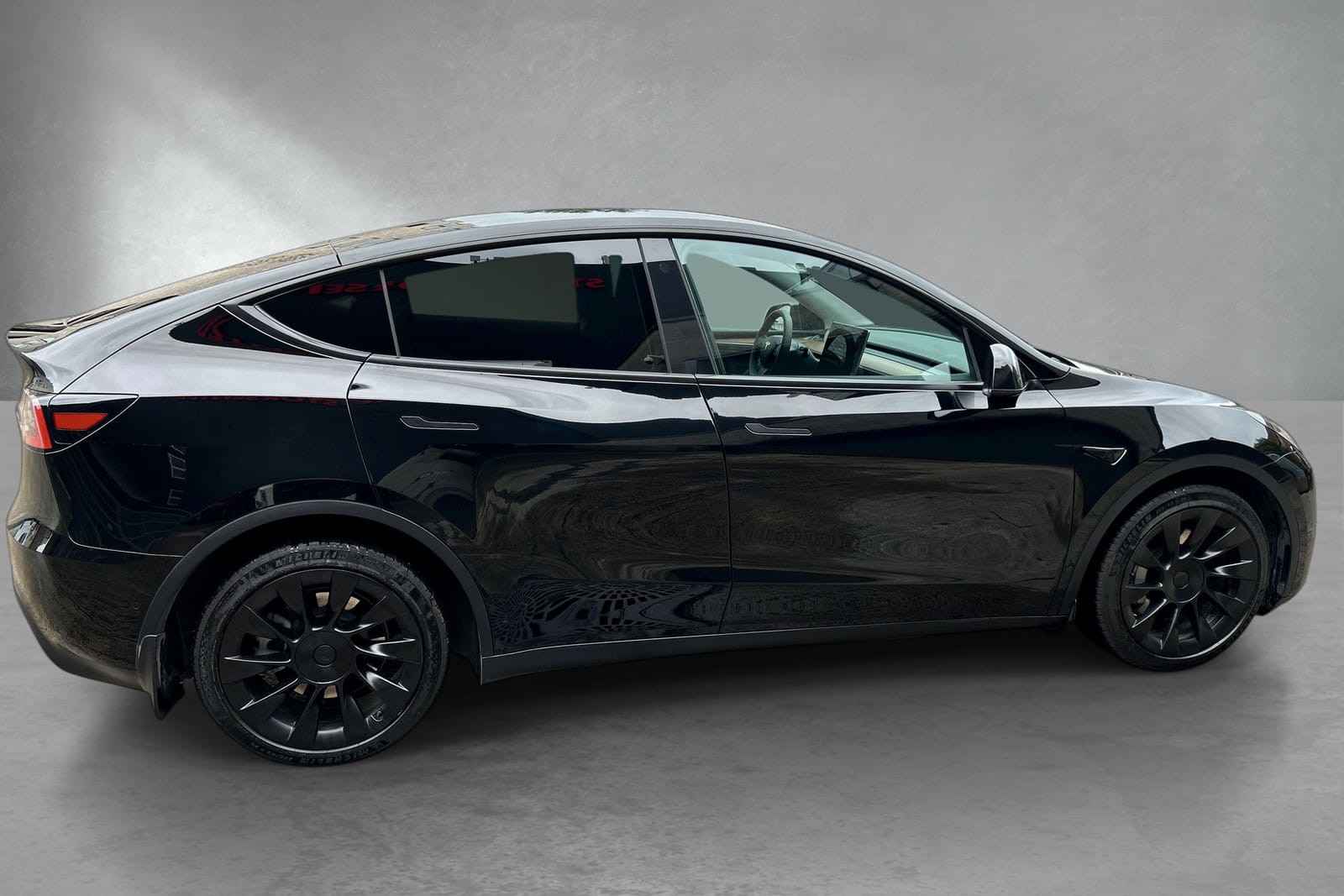 Tesla Model Y Long Range mit Klimaanlage