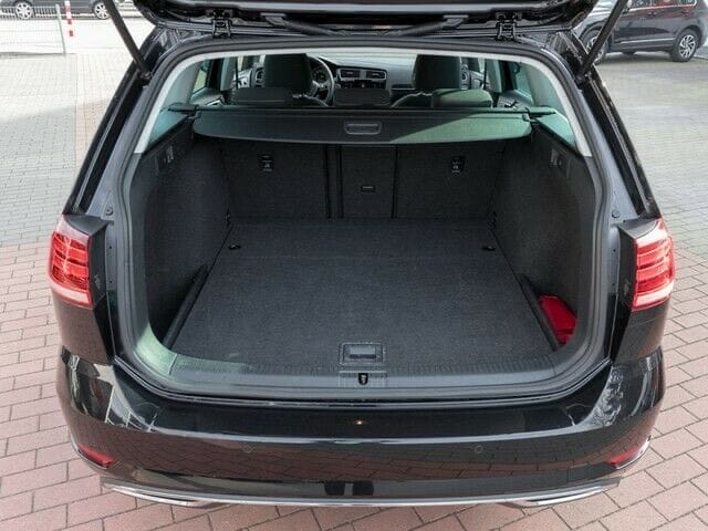 Volkswagen Golf Variant mit Navigationsgerät