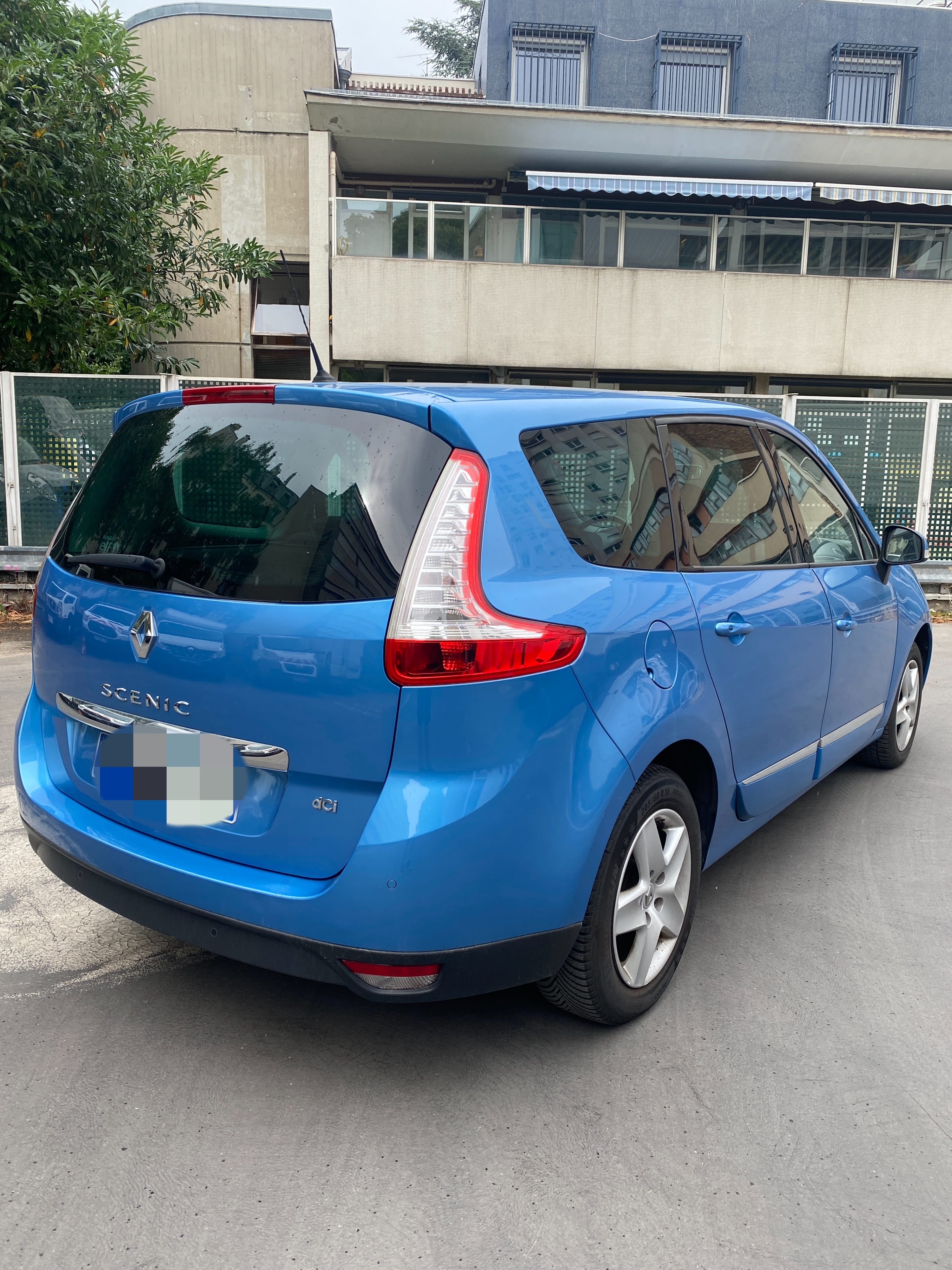 Renault Grand Scenic III 894 avec GPS