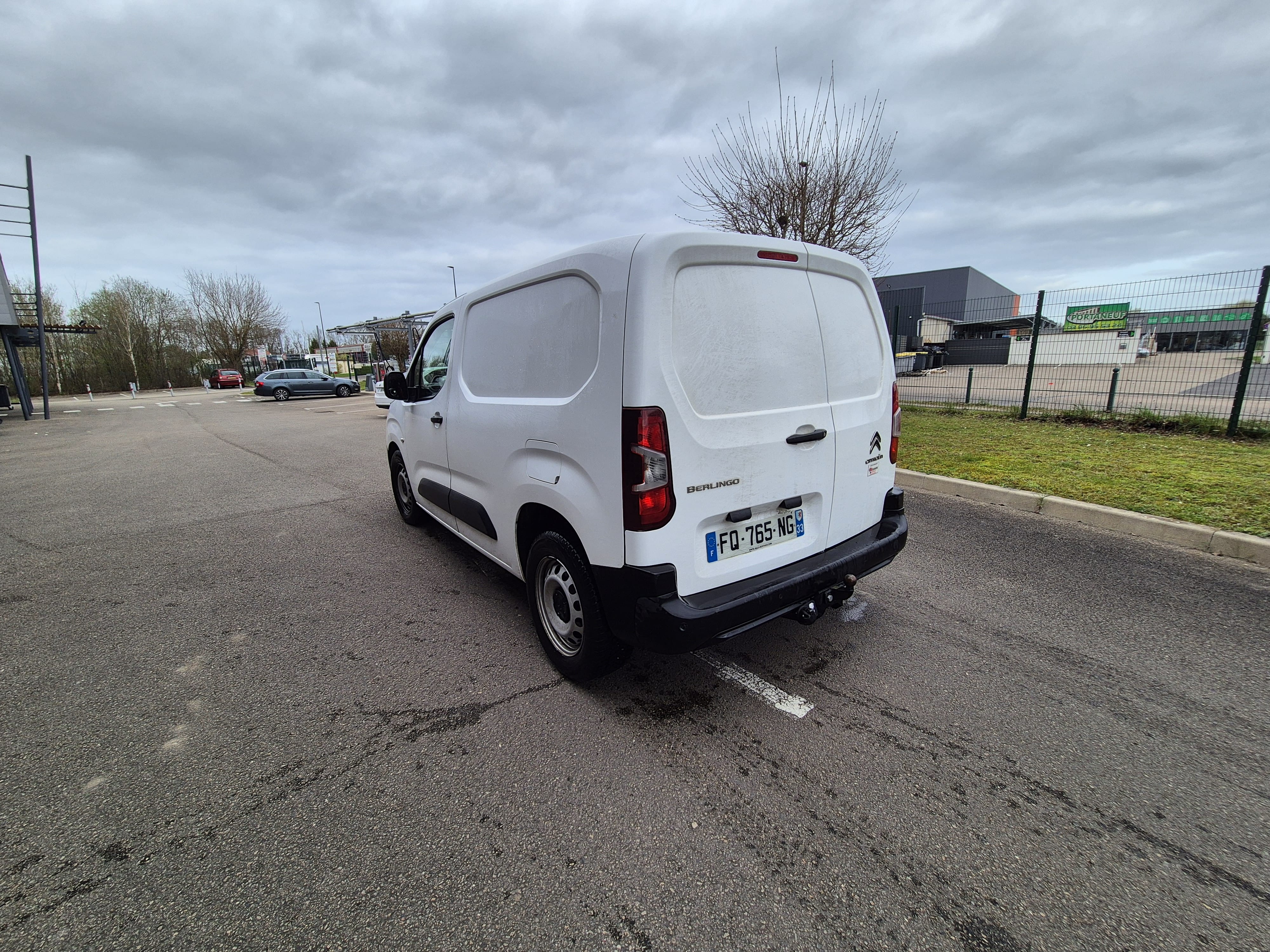 Citroen Berlingo avec Siège bébé