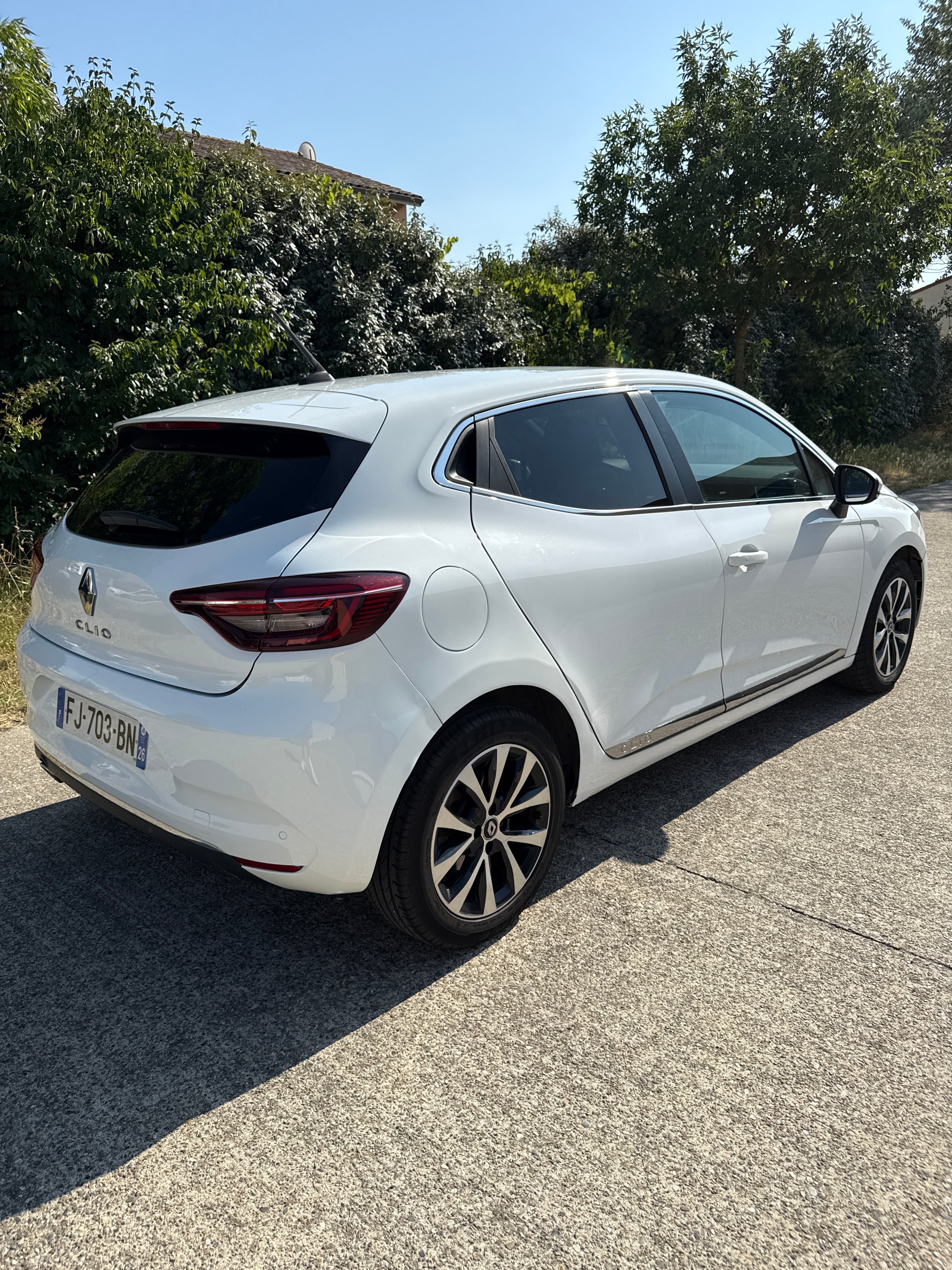 Renault Clio E-tech avec GPS