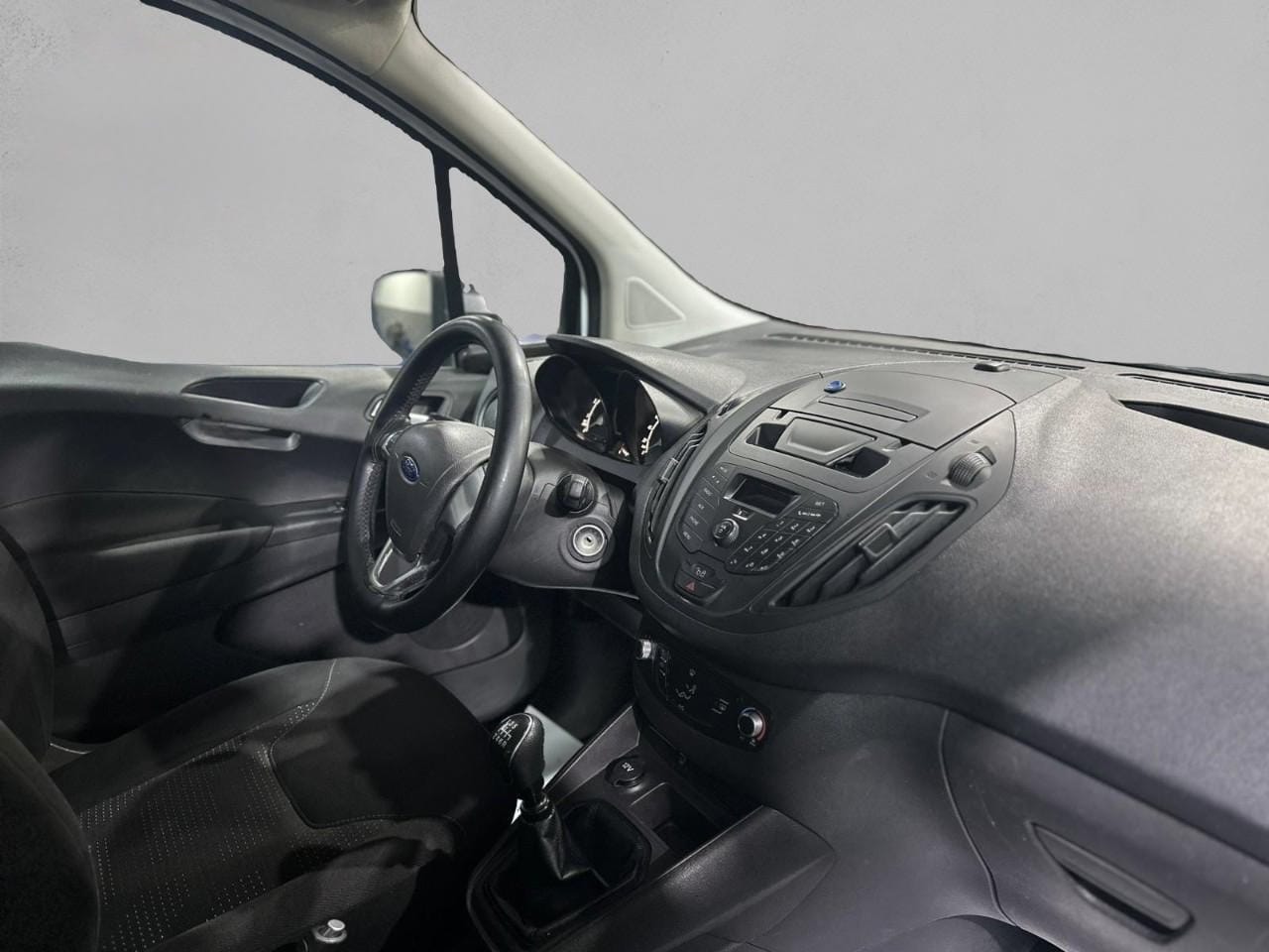 Ford Transit Courier Furgoneta met Dakkoffer