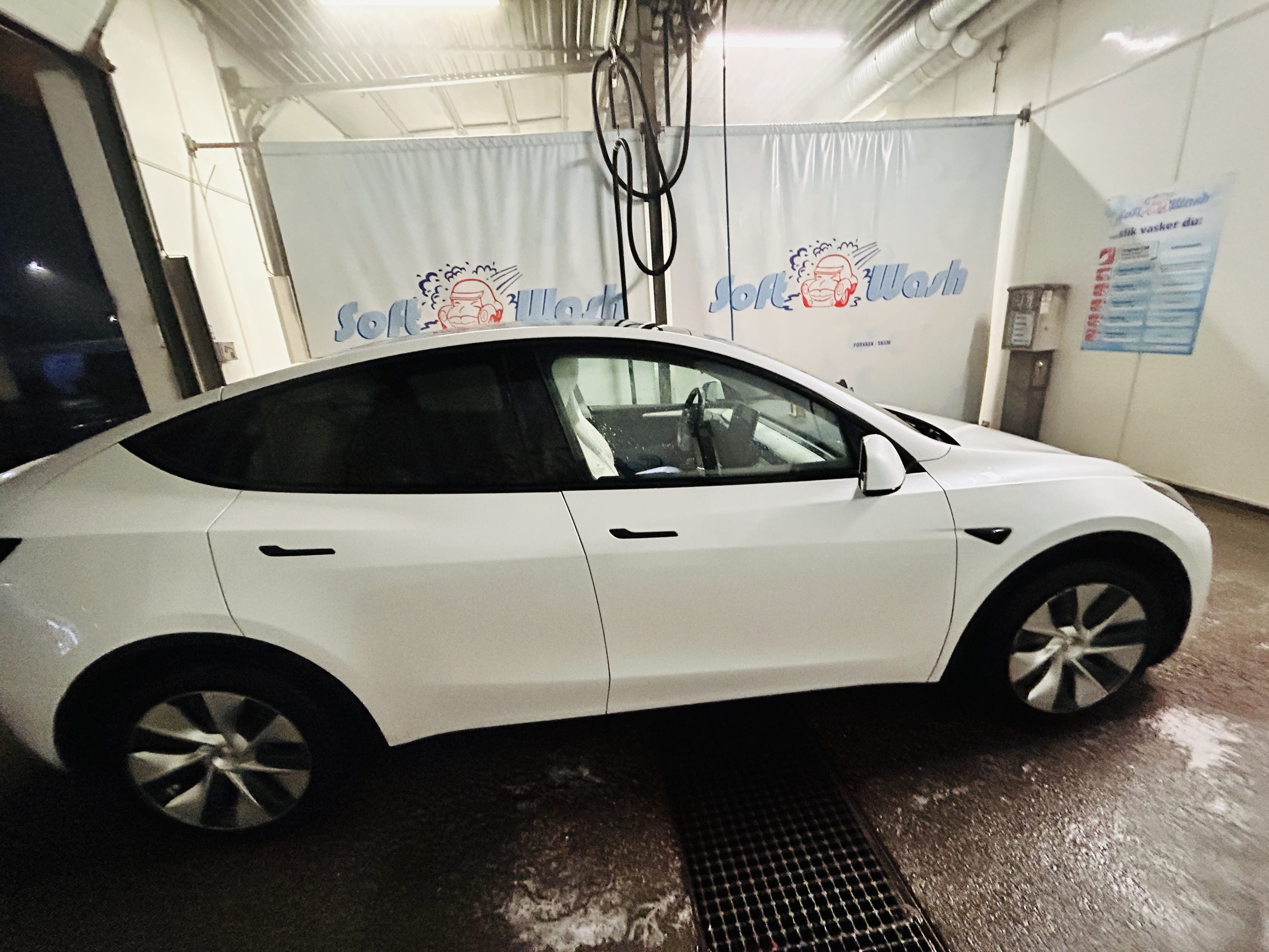 Tesla Model Y med Aircondition
