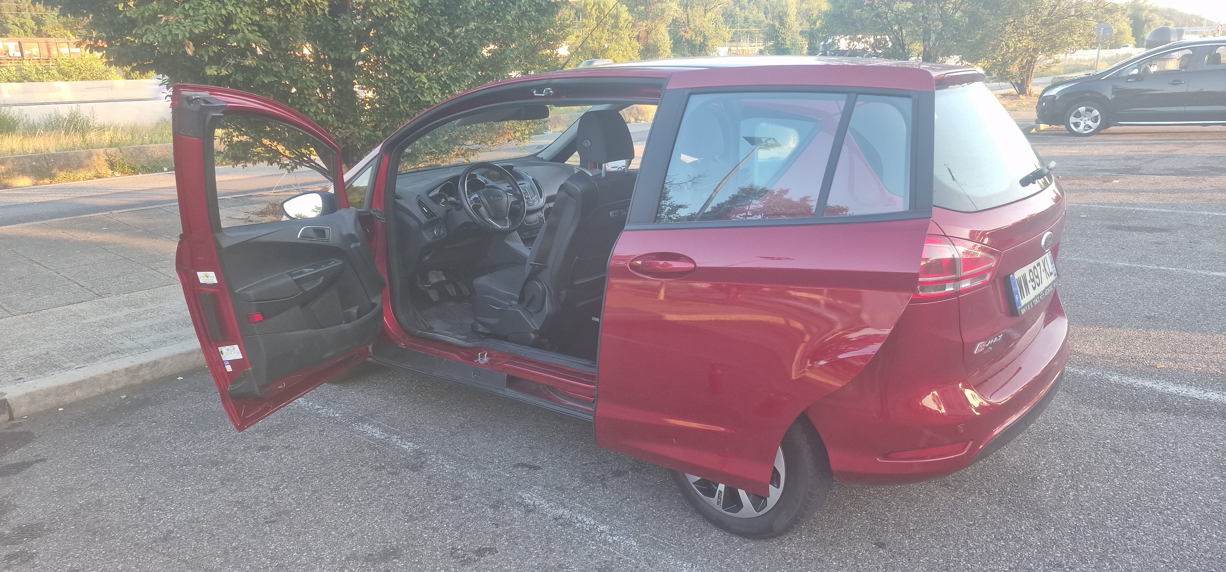 Ford B-Max avec Entrée audio / iPod