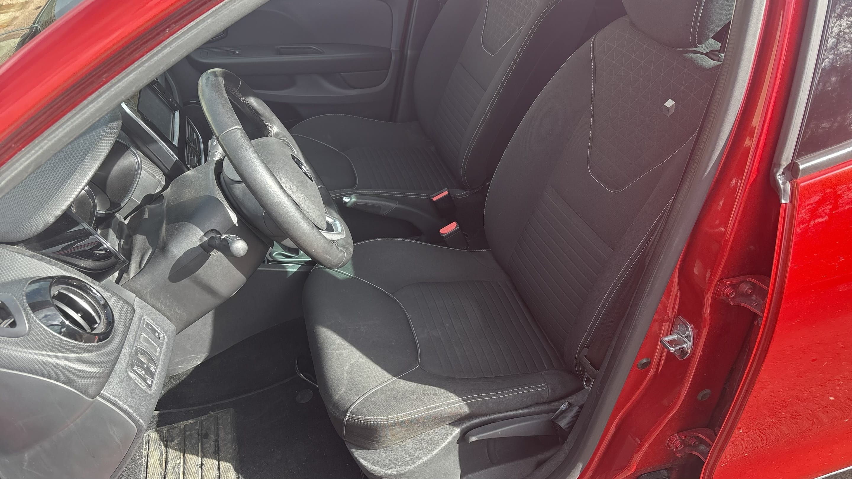 Renault Clio avec Siège bébé