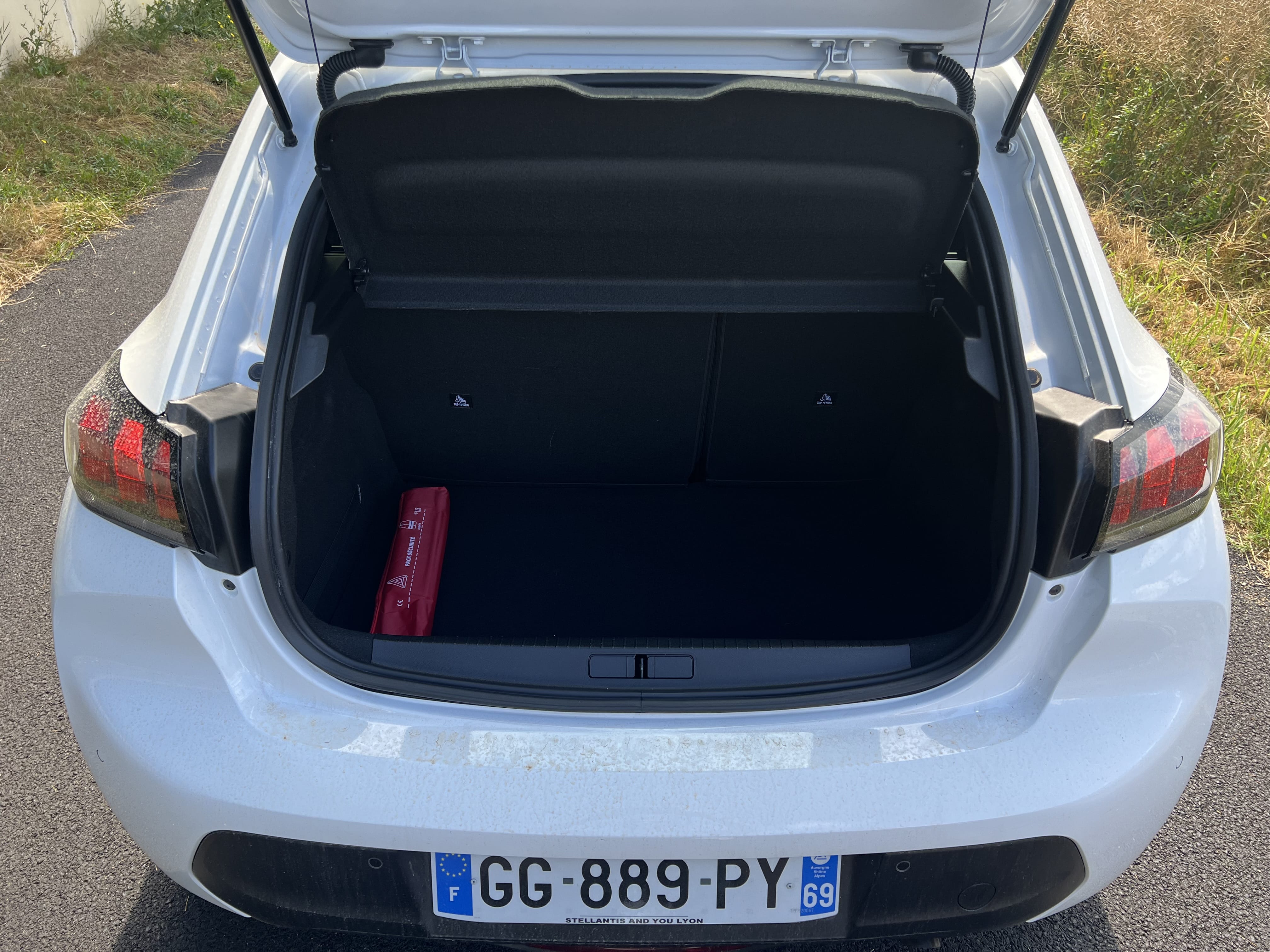 Peugeot 208 avec GPS