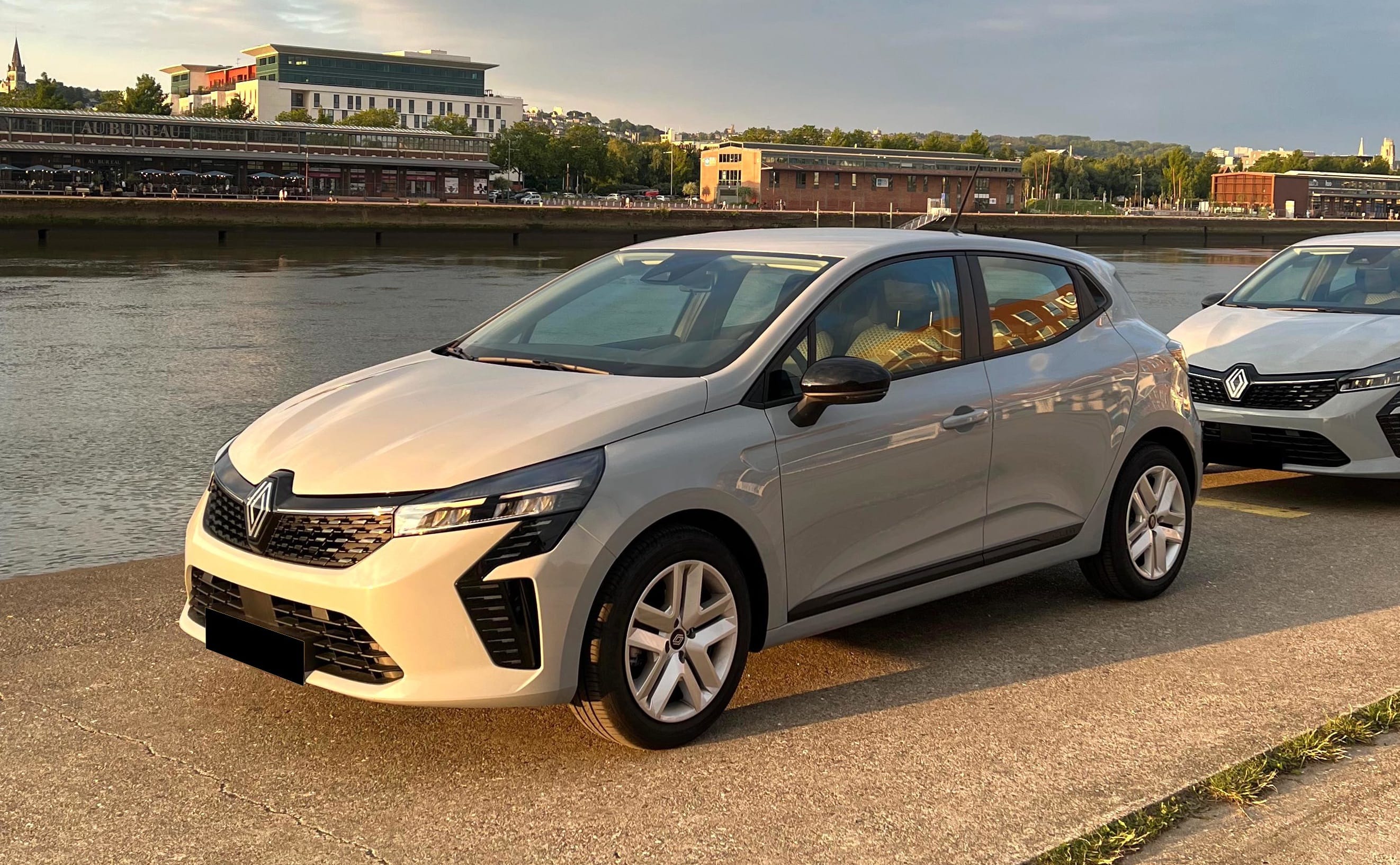 Renault Clio, 2025, Essence 98