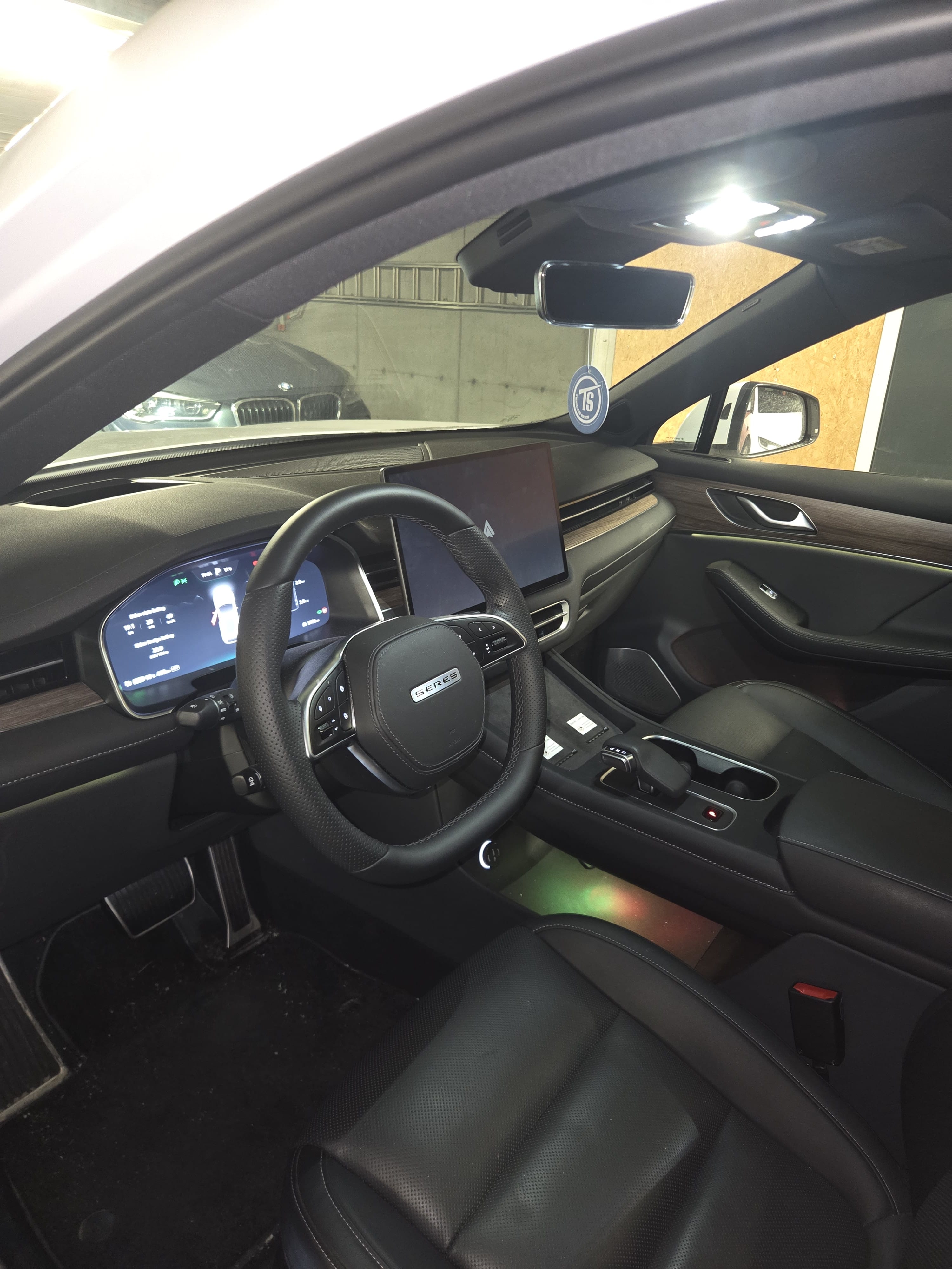 Seres Seres 5 Premium 4WD with GPS
