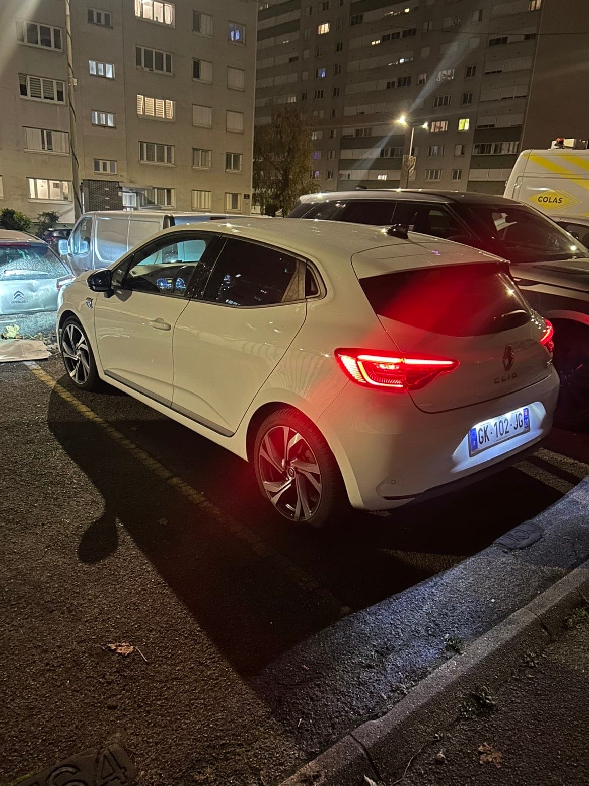 Renault Clio E-tech, 2022, Essence 95 / Électrique (hybride), automatique