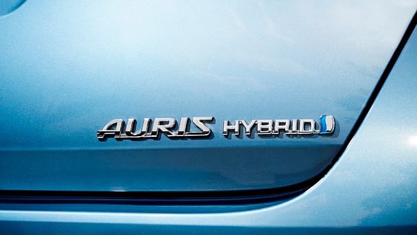 Toyota Auris Louez la Toyota Auris Hybride – Confort, Économie et Sérénité au Volant !