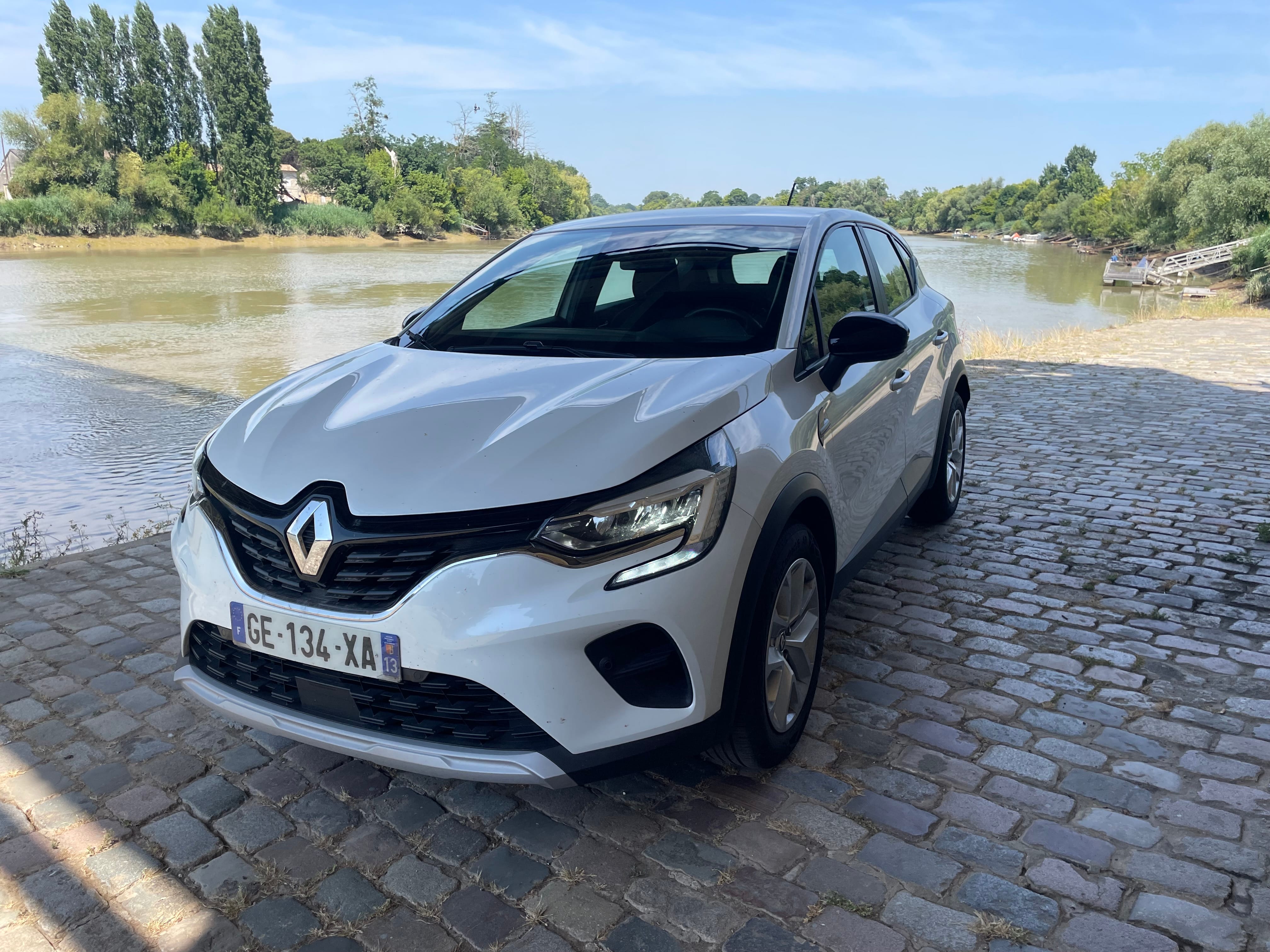 Renault Captur, 2022, Essence 95 / Électrique (hybride), automatique