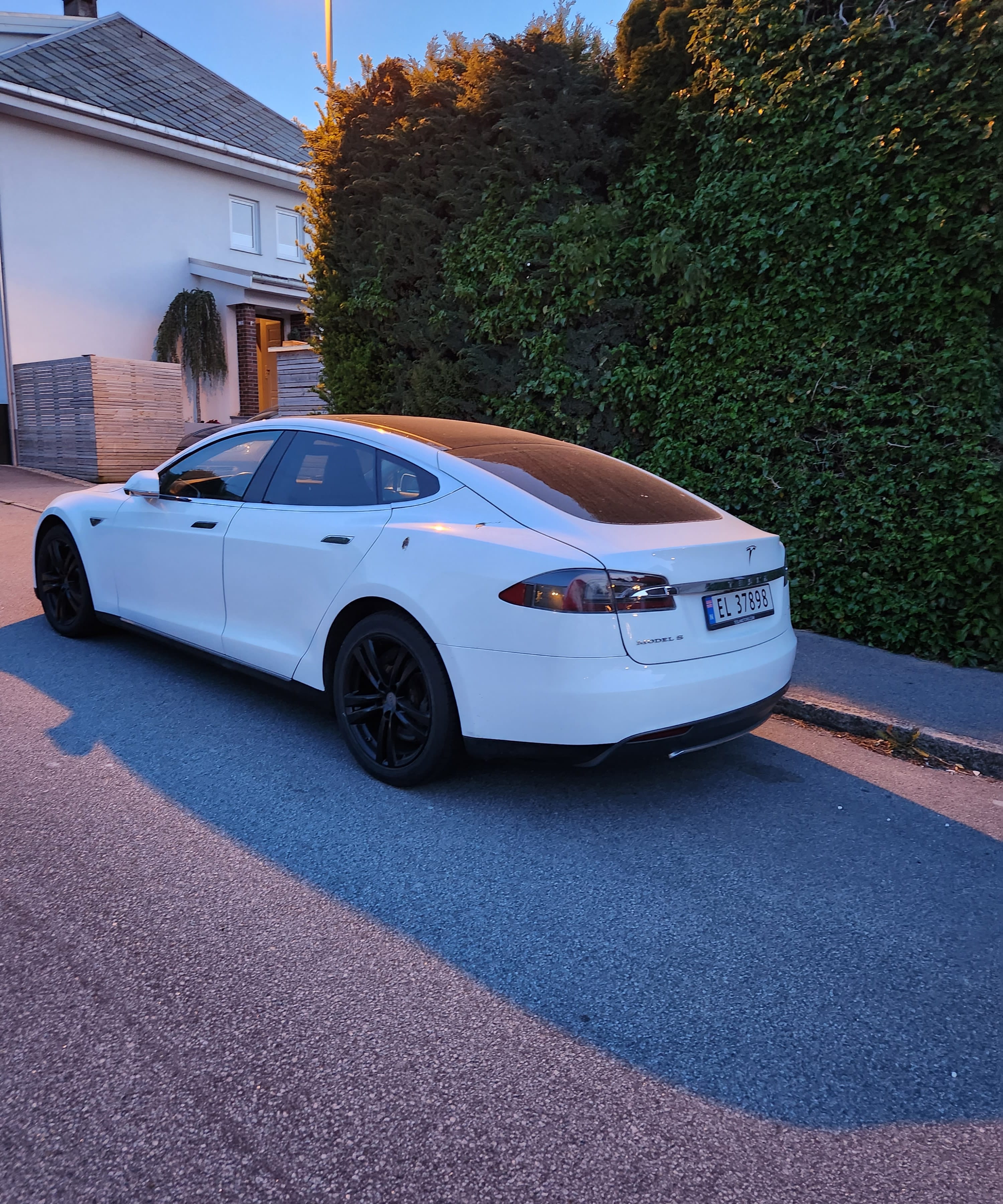 Tesla Model S with GPS