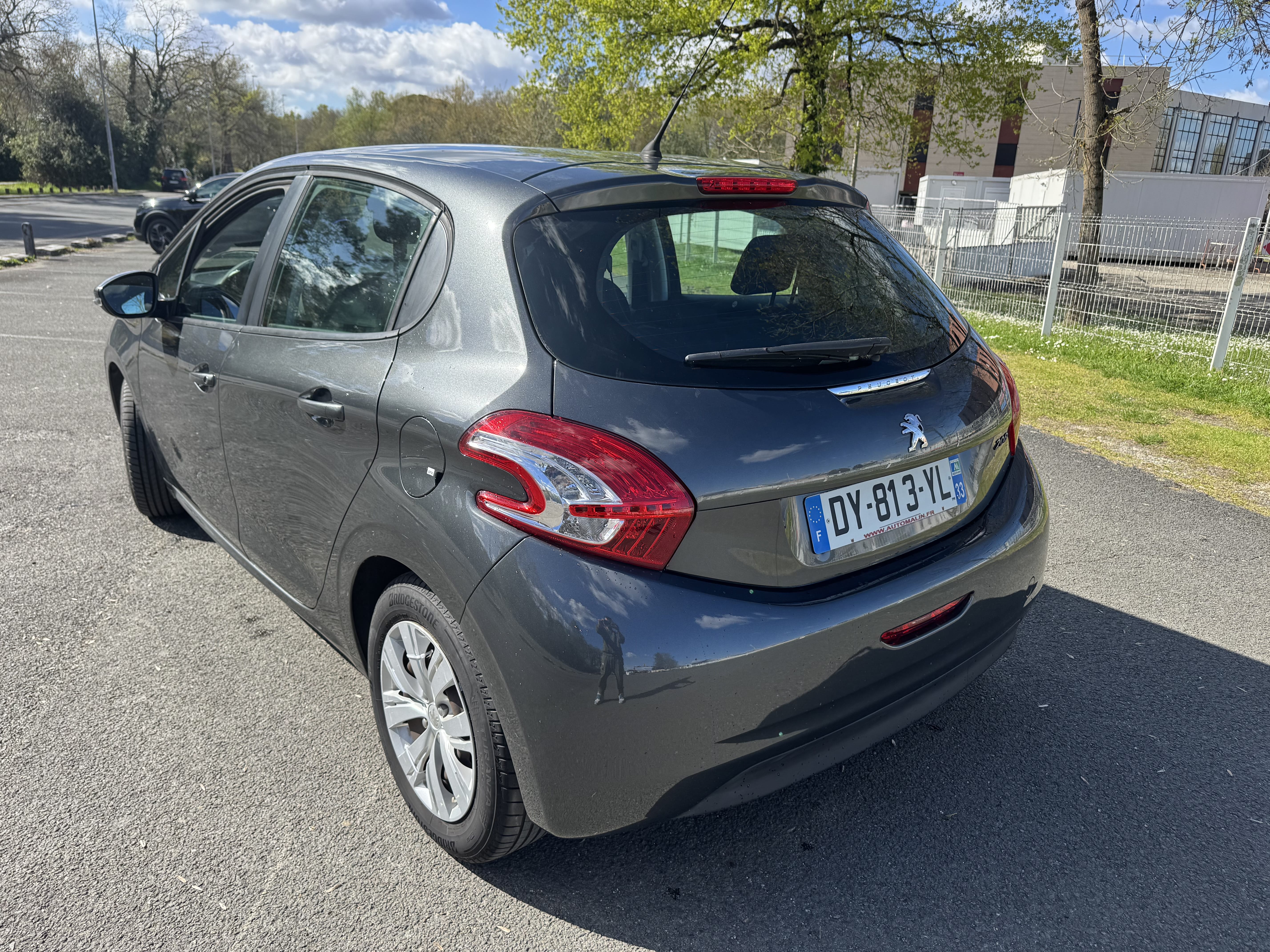 Peugeot 208 avec GPS