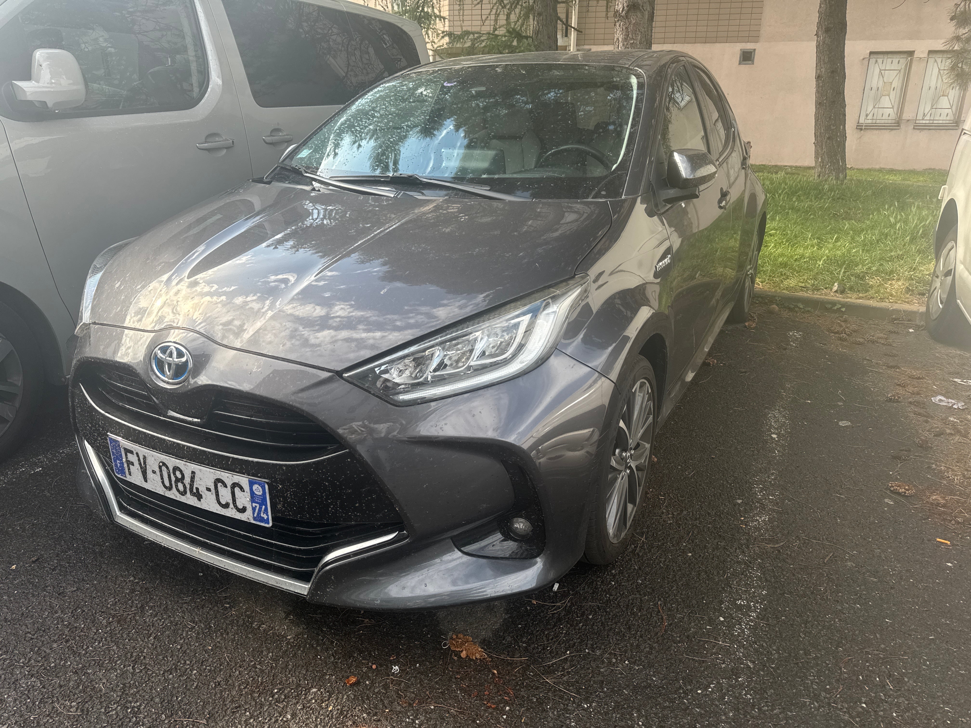 Toyota Yaris Hybride, 2020, Essence 95 / Électrique (hybride), automatique