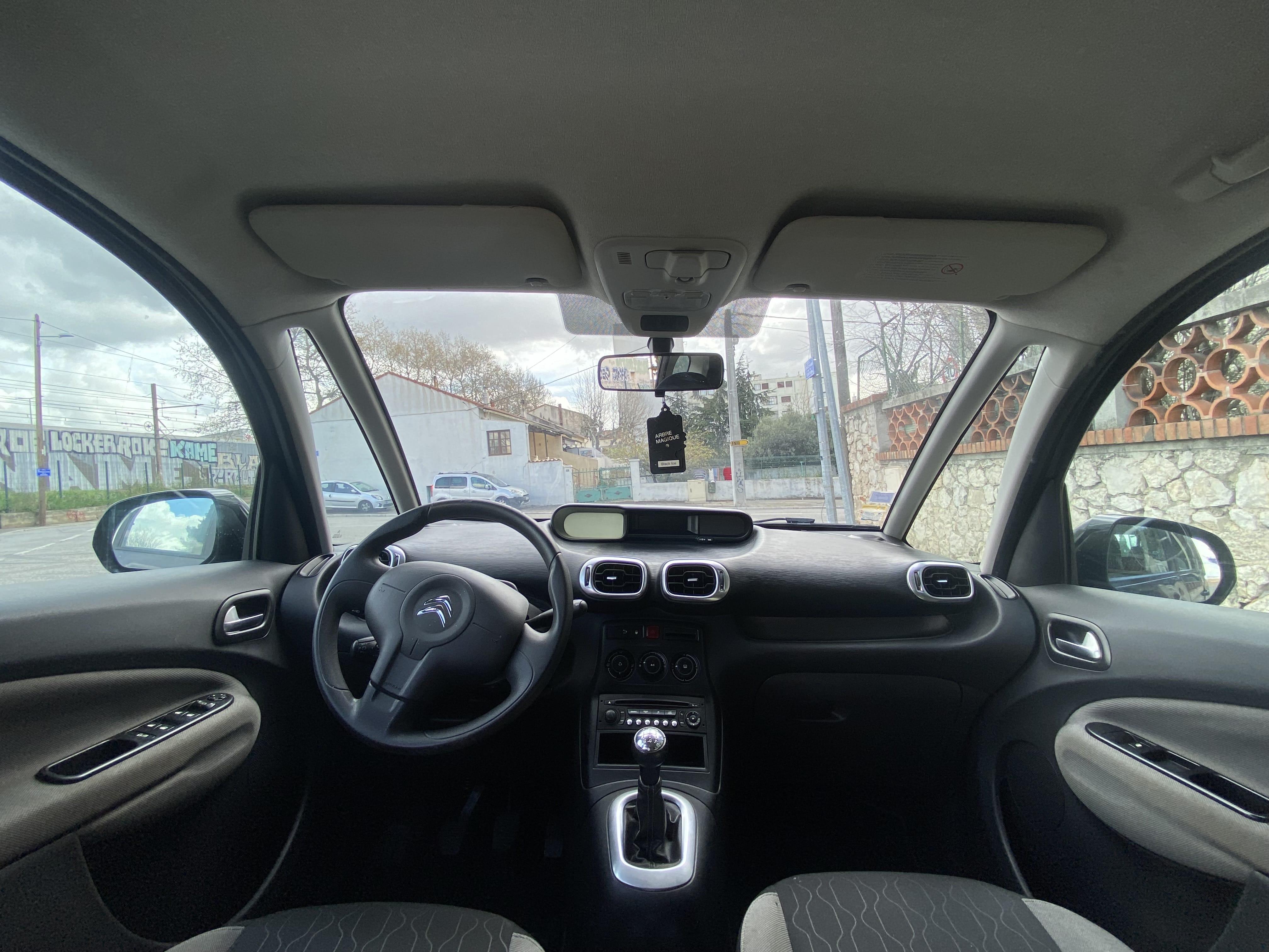 Citroen C3 Picasso met Autostoel baby