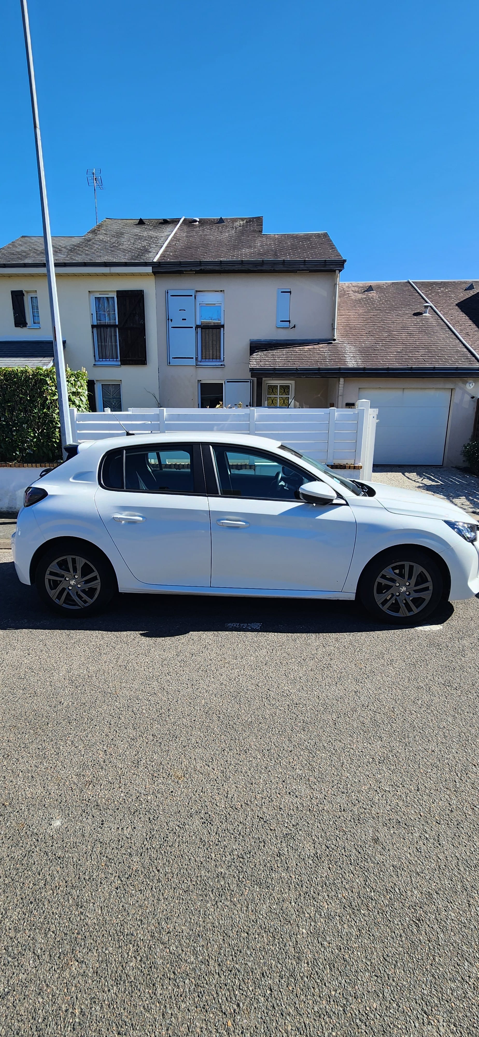 Peugeot 208, 2021, Essence 95