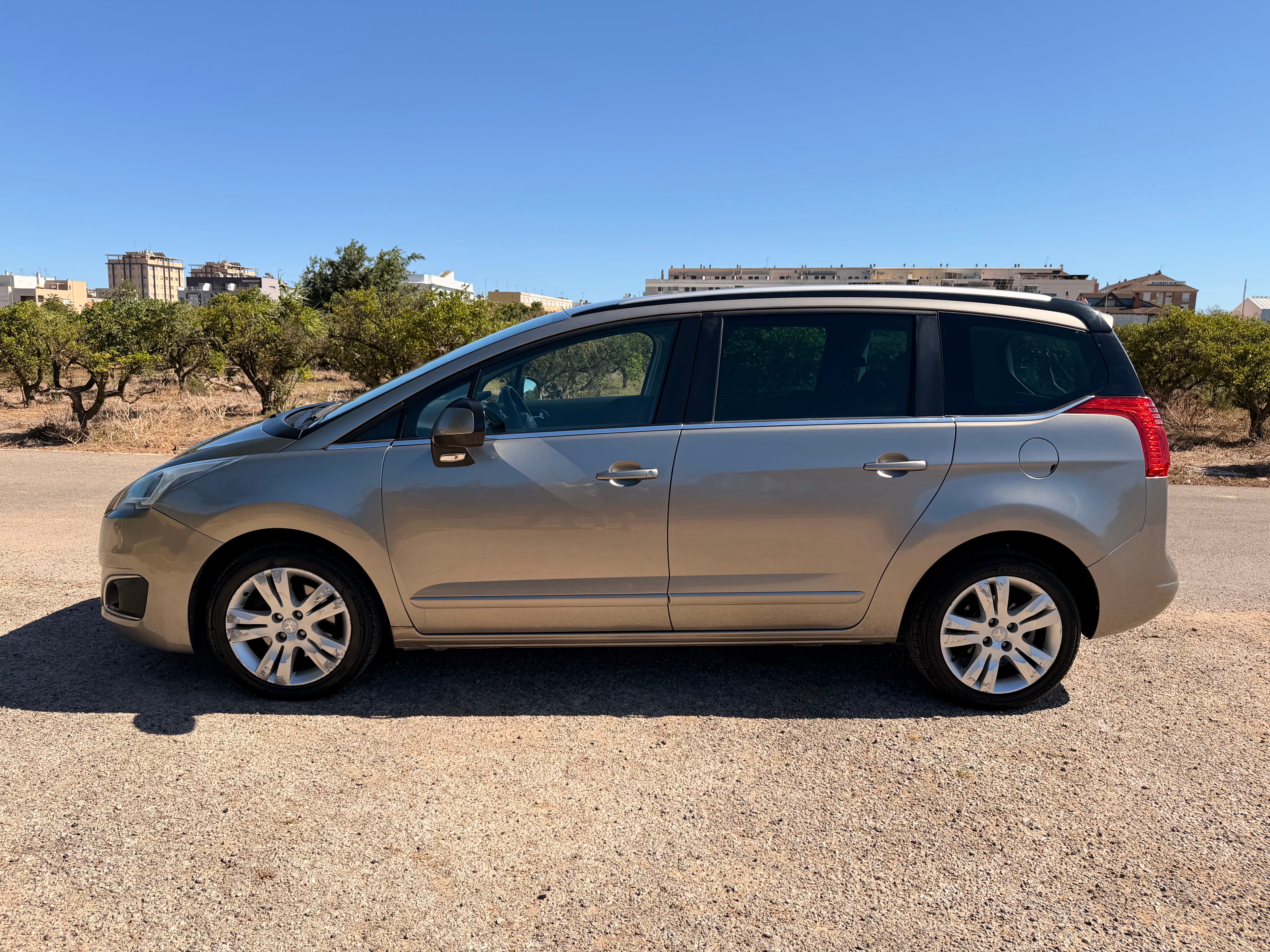 Peugeot 5008 con Aire acondicionado
