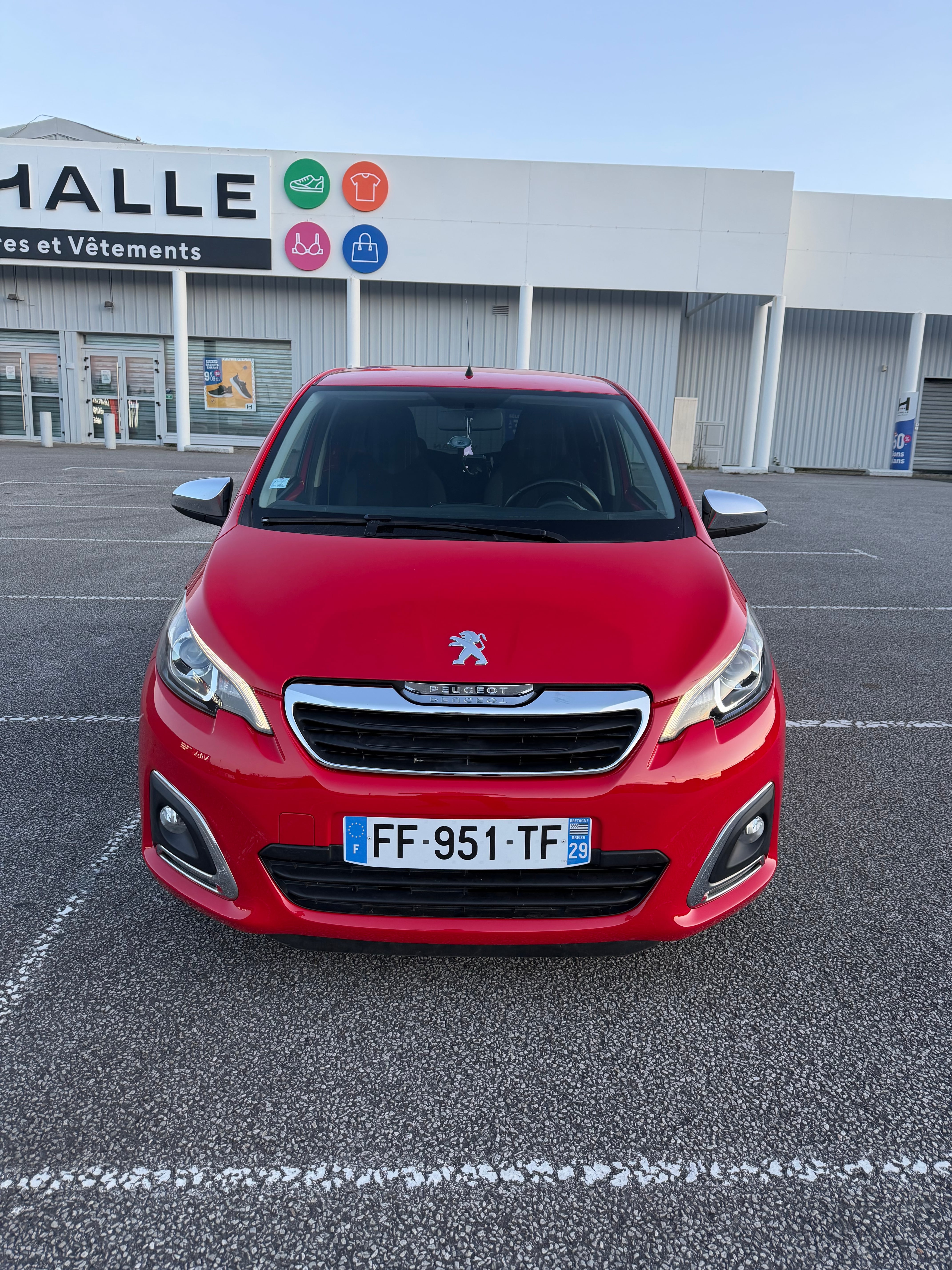 Peugeot 108 avec Entrée audio / iPod