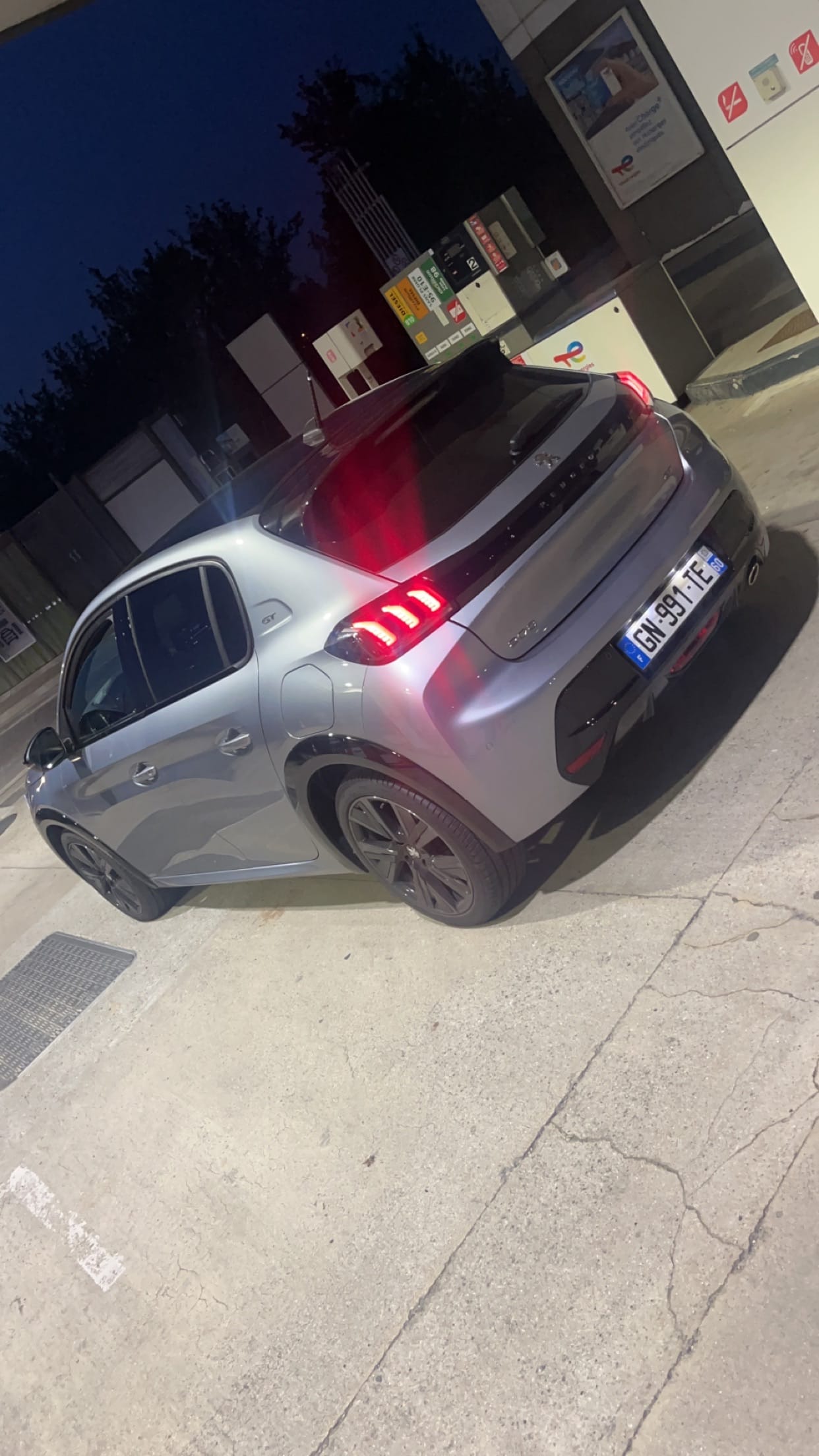 Peugeot 208 GT Line avec GPS