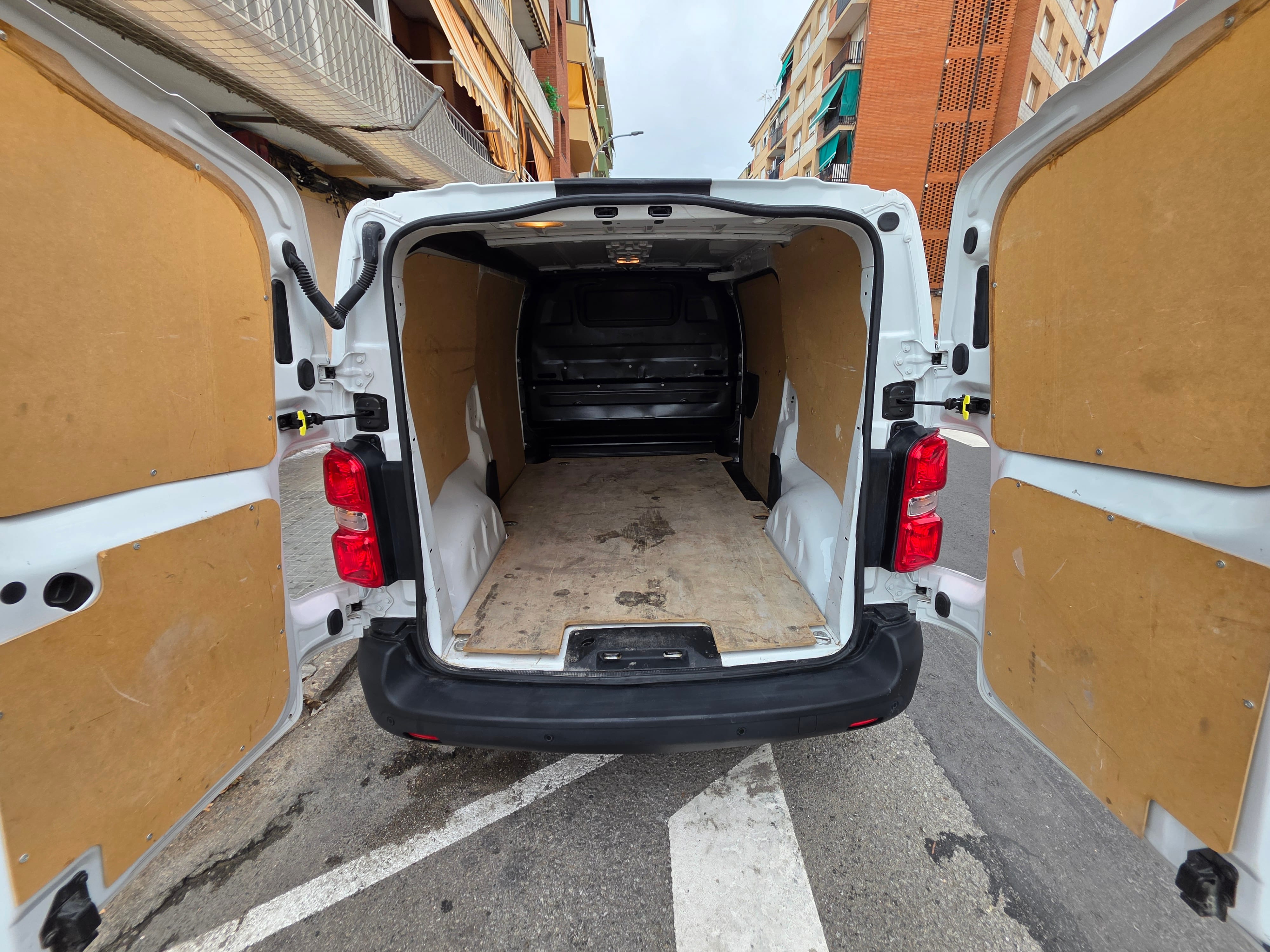 Peugeot Expert M 1.5 HDI con Audio Bluetooth