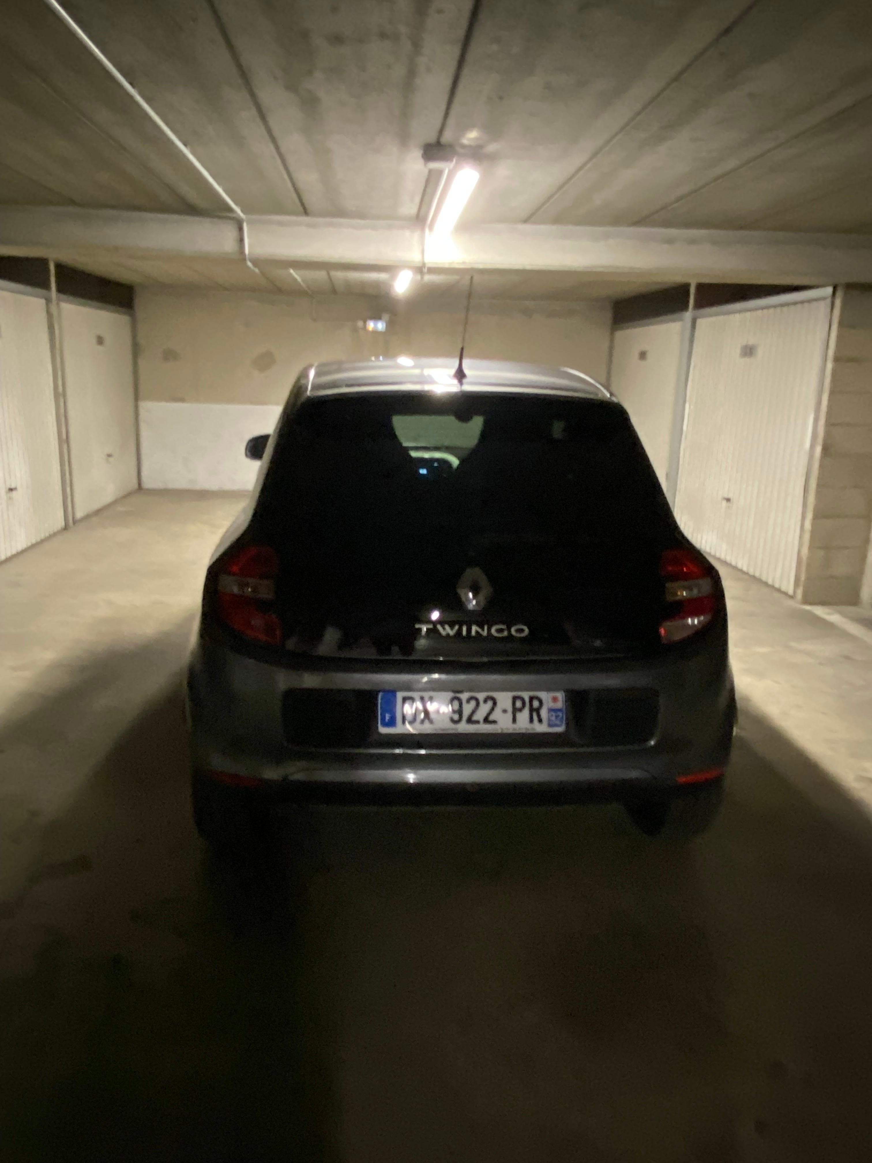 Renault Twingo with Backup camera