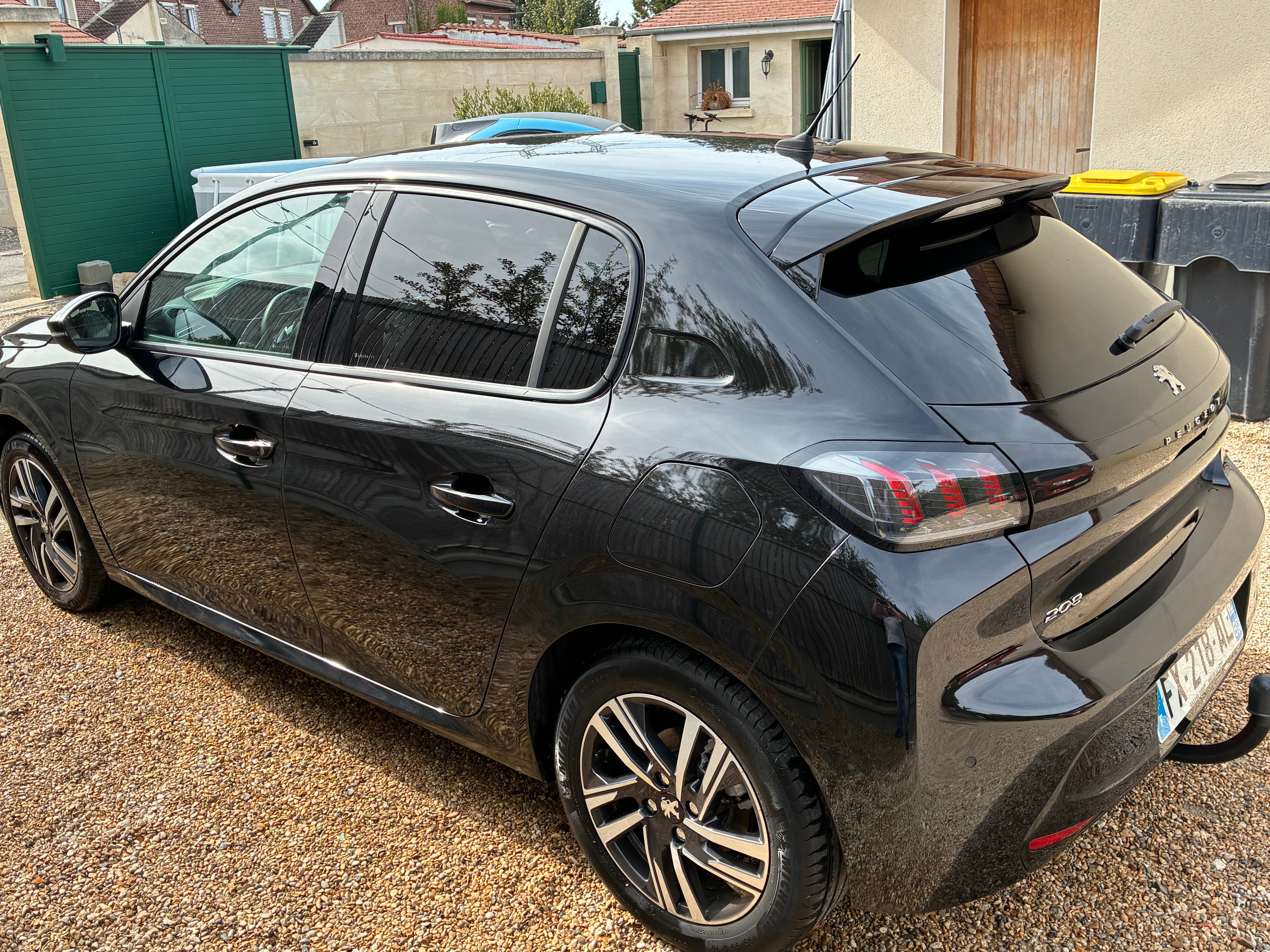 Peugeot 208 1.2 100 ch avec Caméra de recul