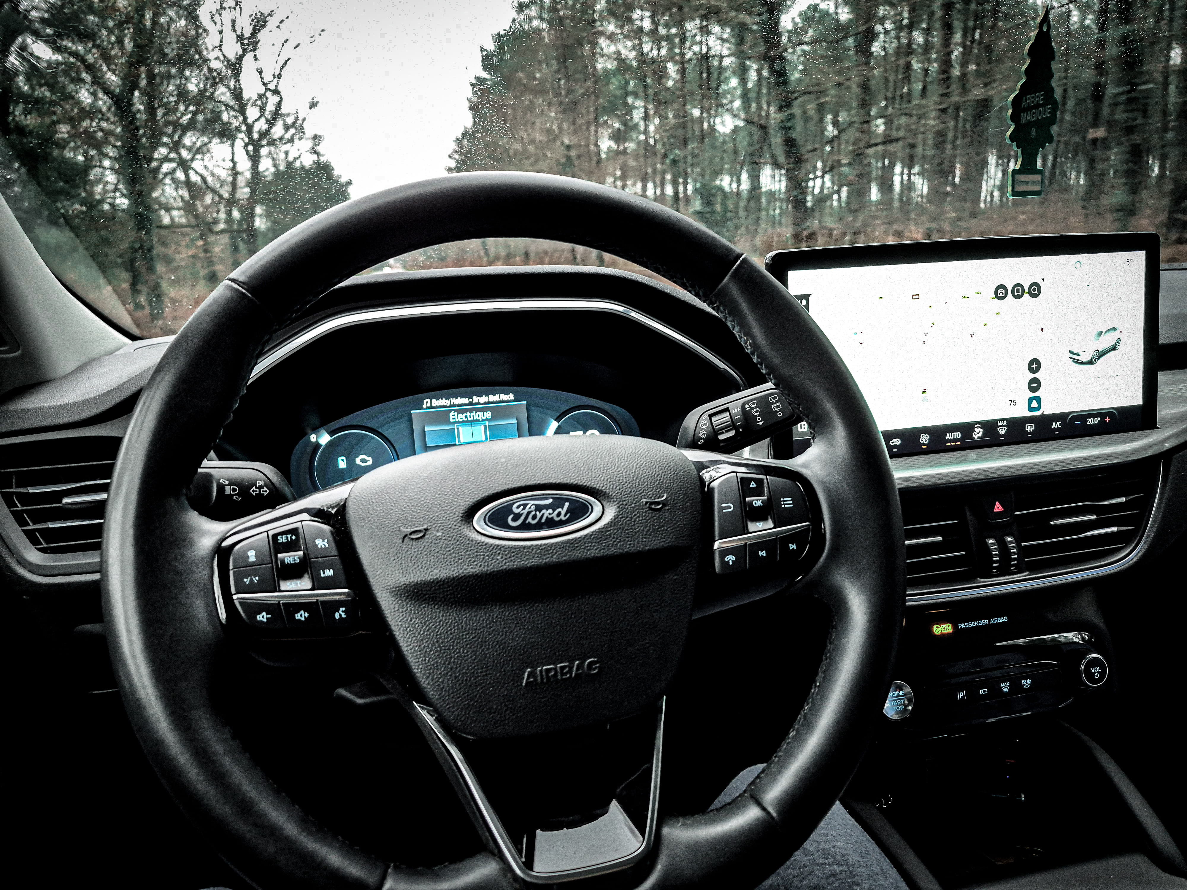 Ford Kuga avec GPS
