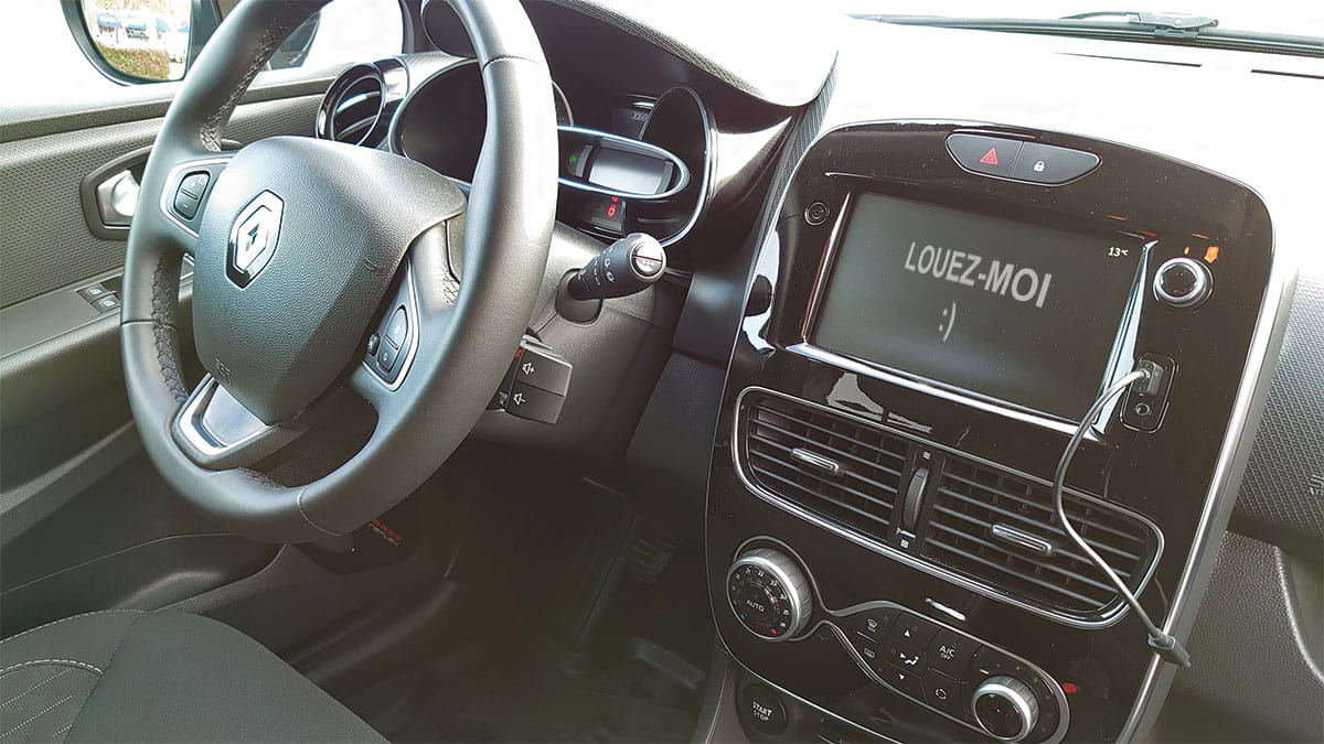Renault Clio Estate with Apple CarPlay