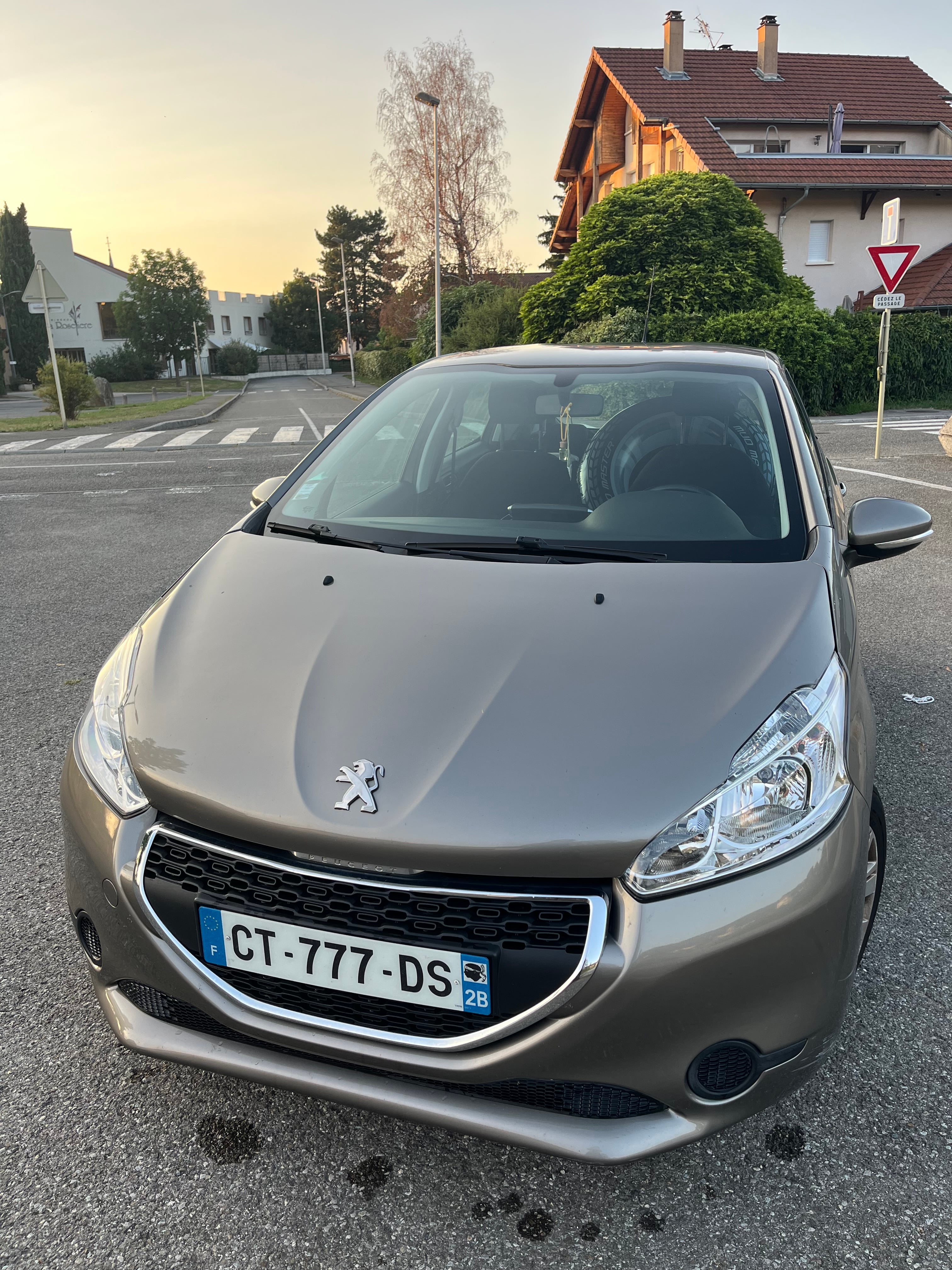 Peugeot 208, 2013, Diesel
