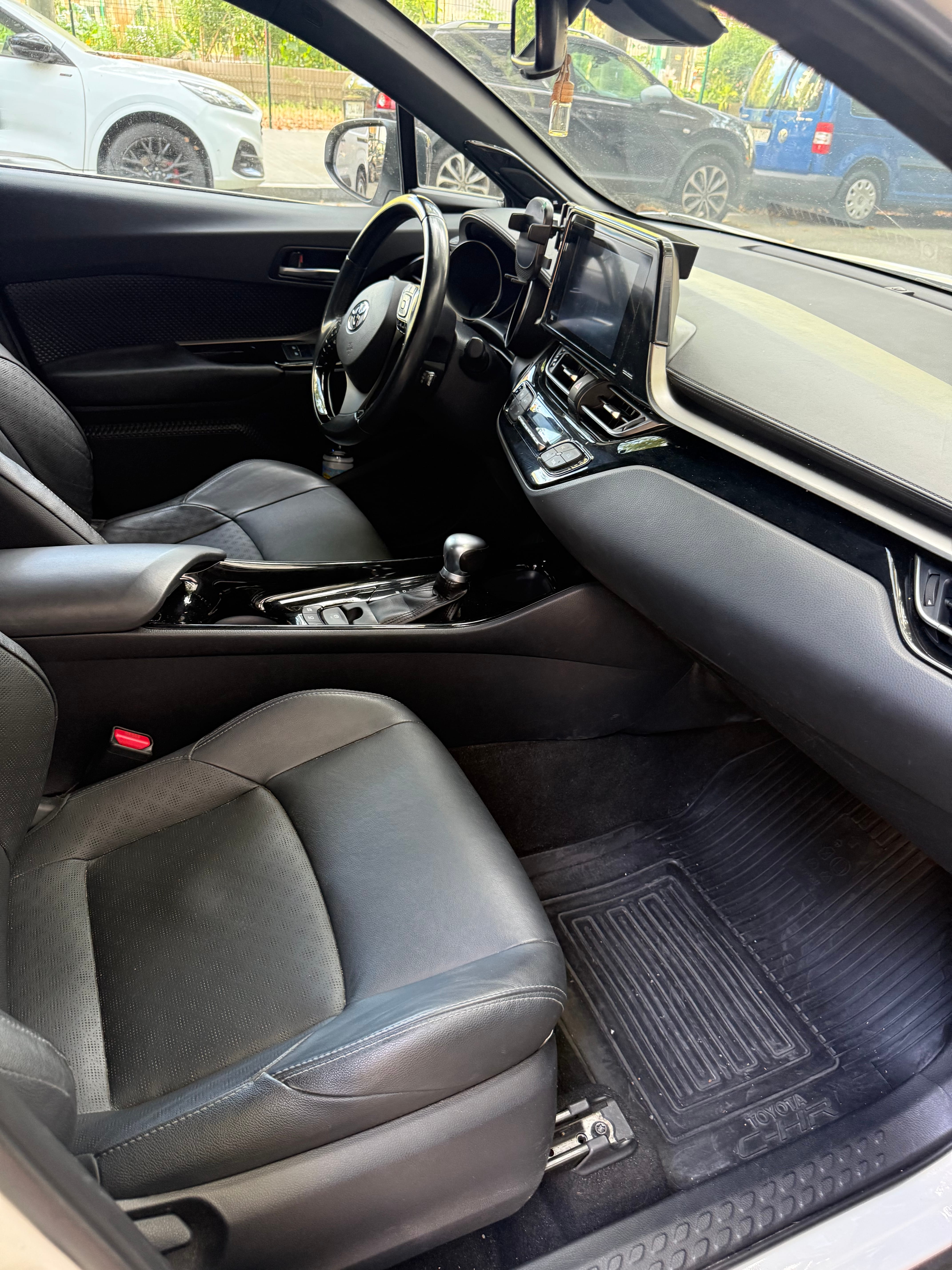 Toyota C-HR Hybrid