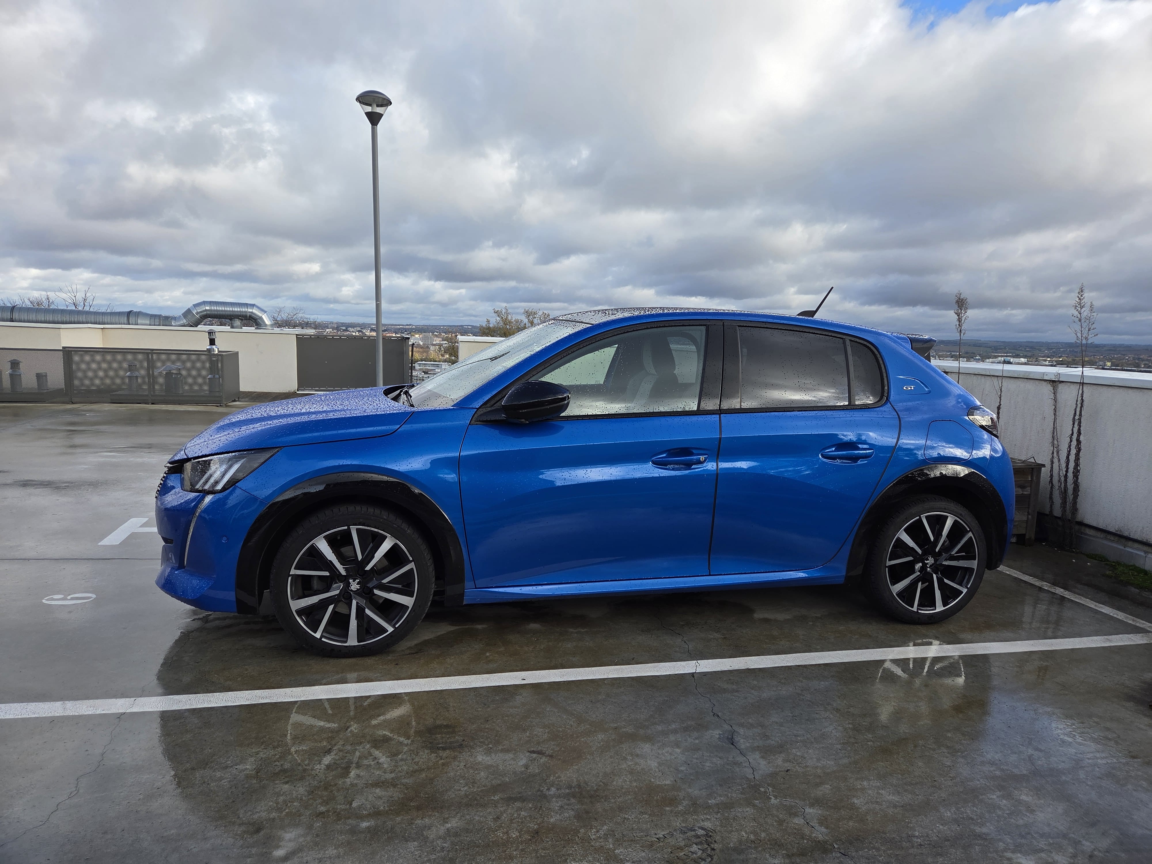 Peugeot 208 GT Line with Air conditioning