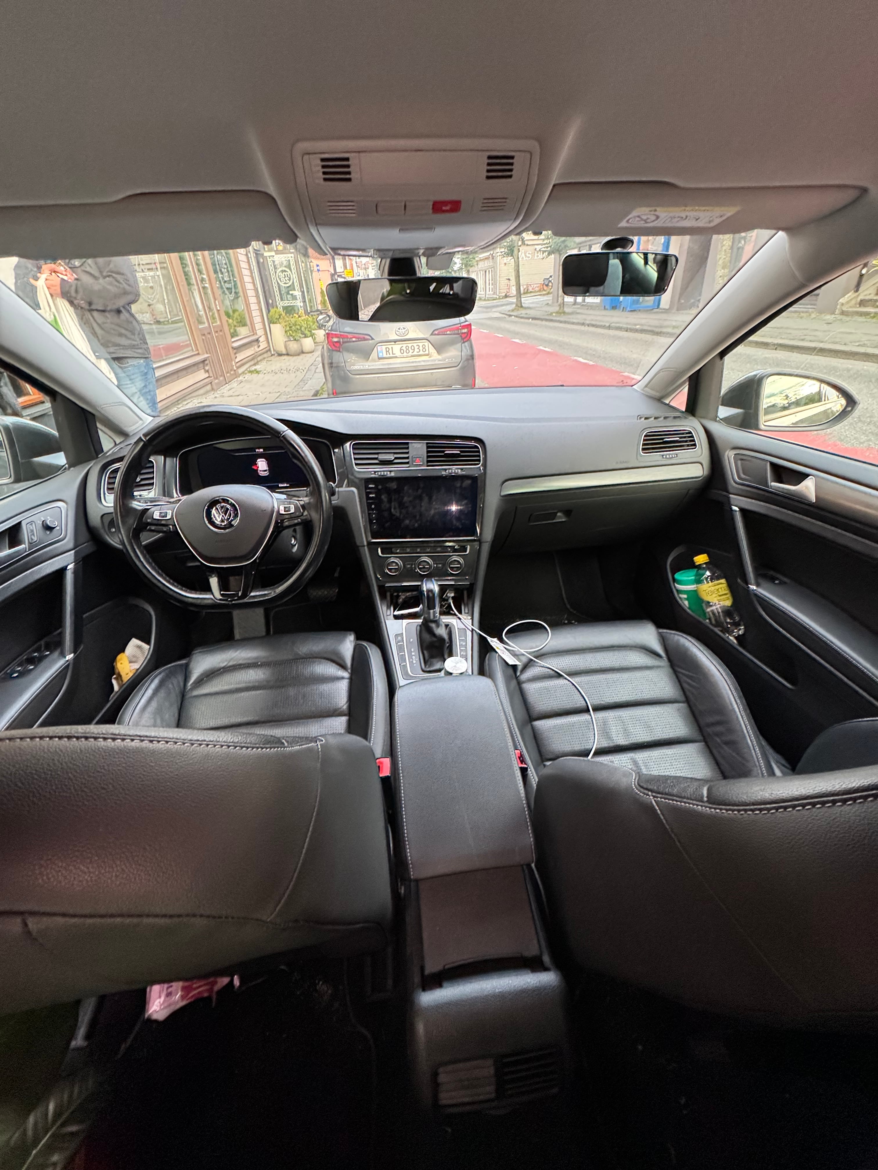 Volkswagen e-Golf SEL Premium med GPS