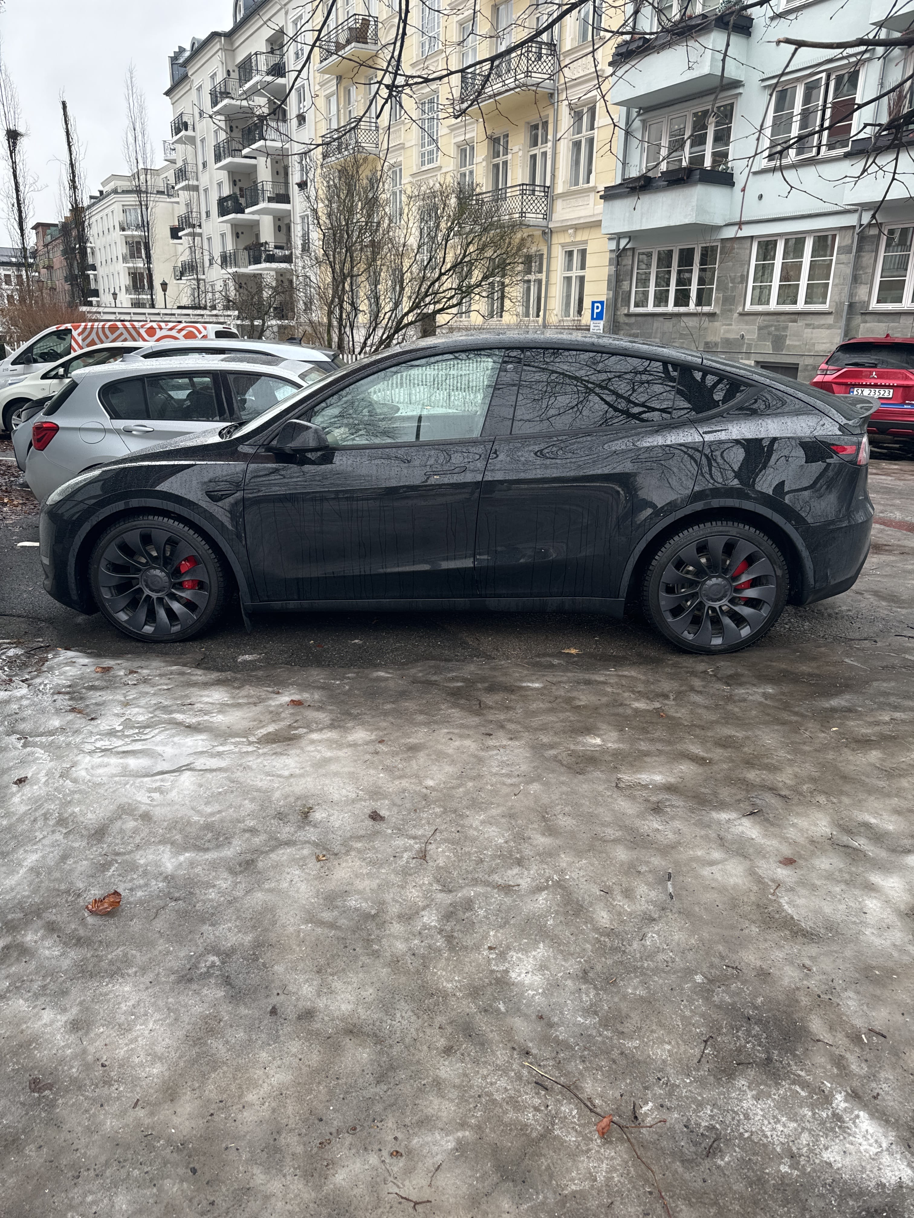 Tesla Model Y med Aircondition