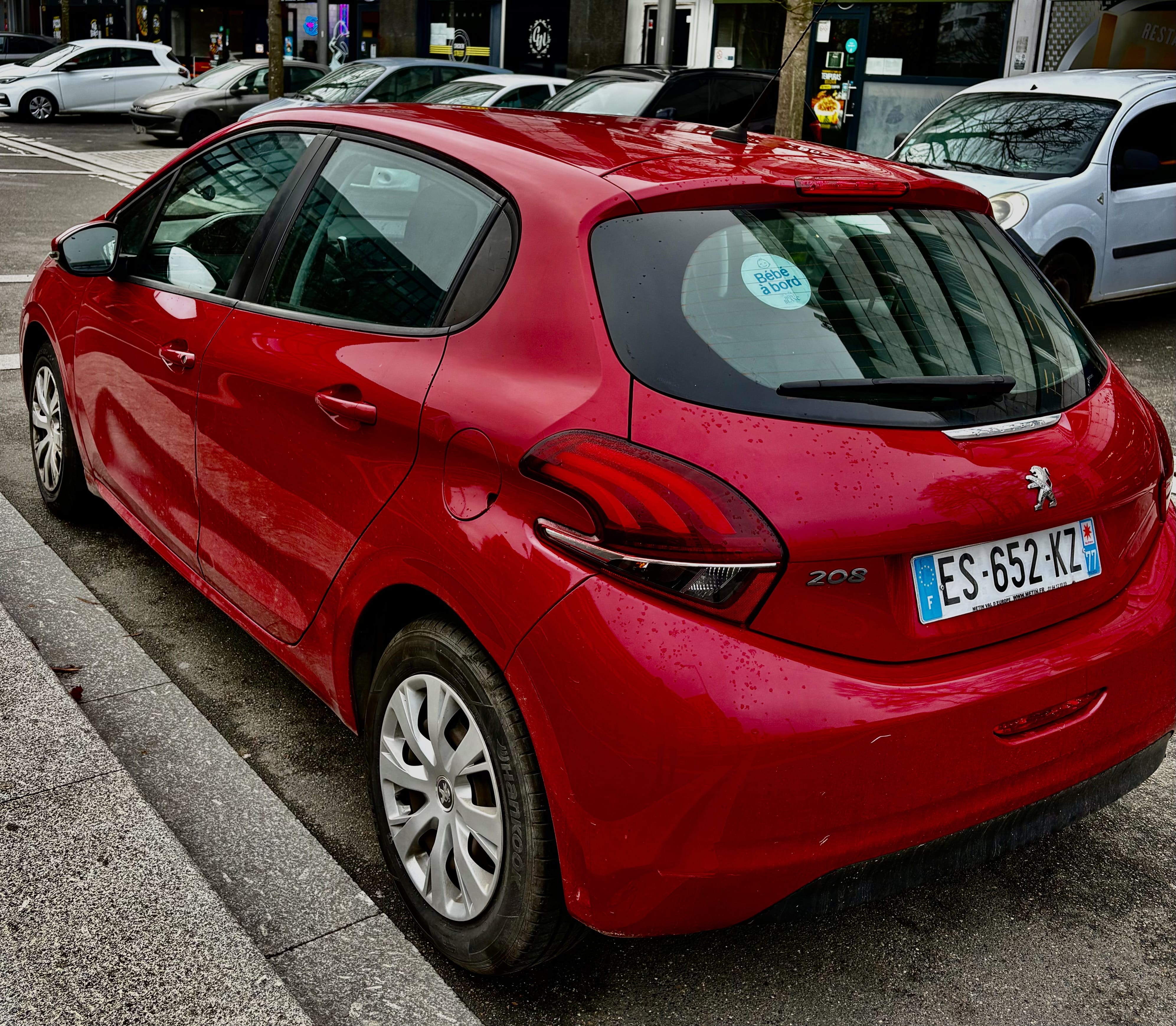 Peugeot 208 avec GPS