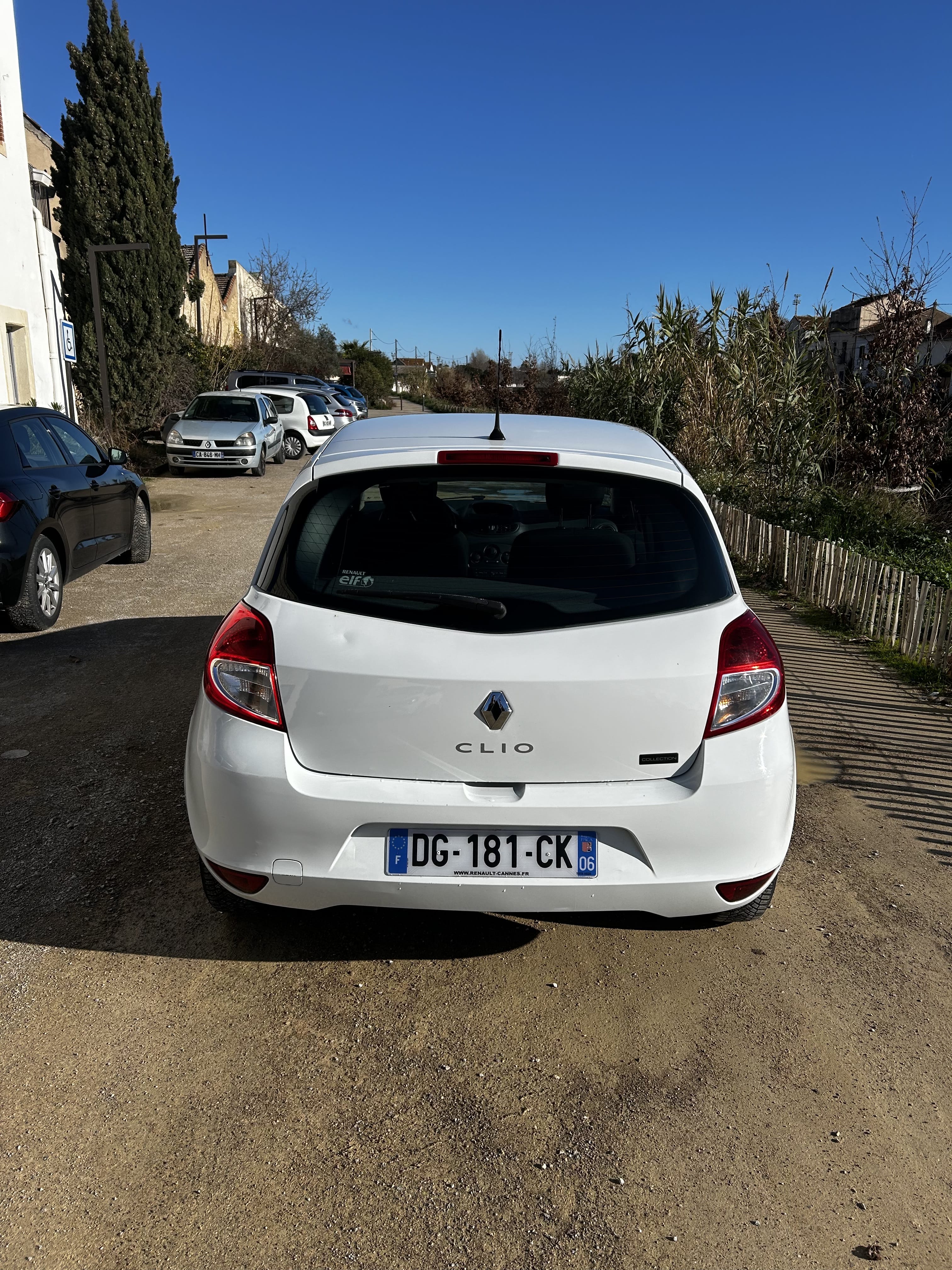 Renault Clio avec Siège bébé