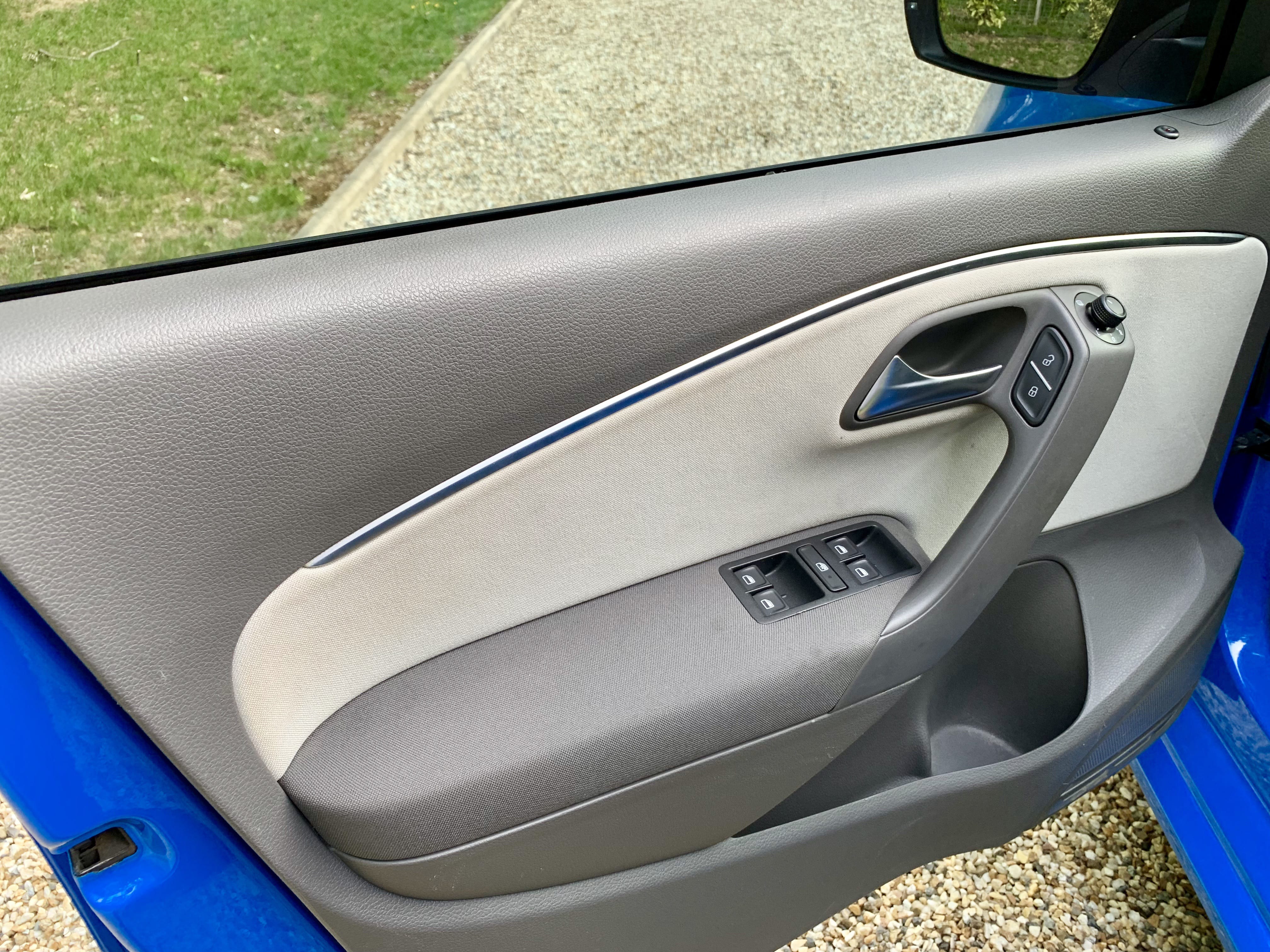Volkswagen Polo  Louez la Volkswagen Polo TDI – Dynamisme, Confort et Économie de Carburant !